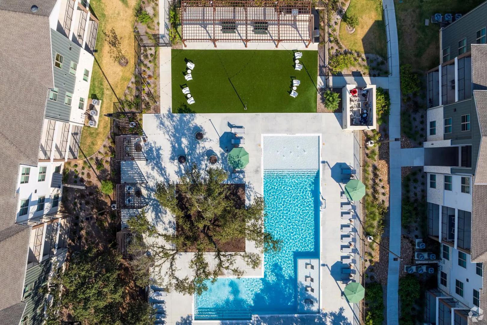 Landing Modern 1BD Gym Pool