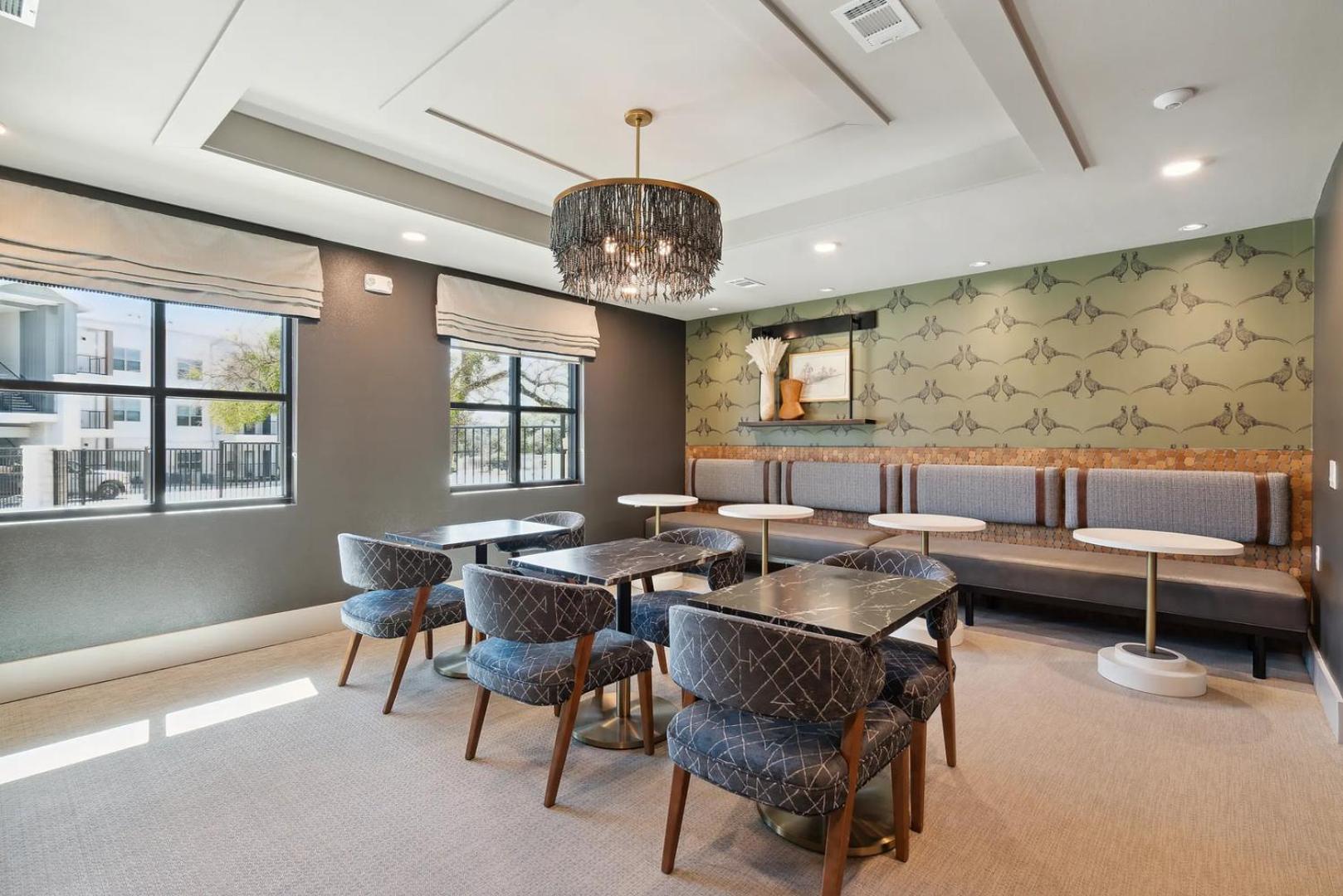 Landing Modern 1BD Gym Pool