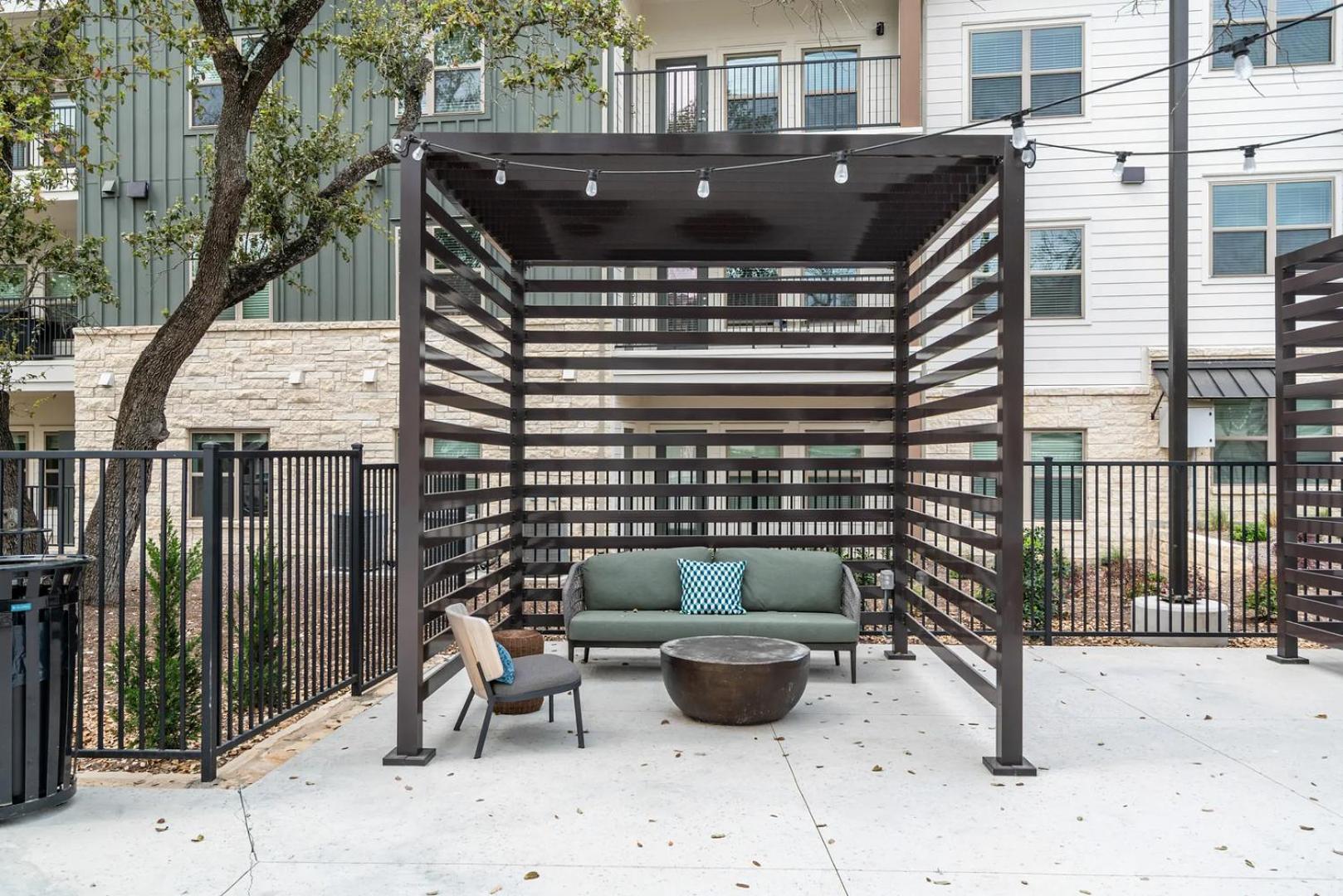 Landing Modern 1BD Gym Pool