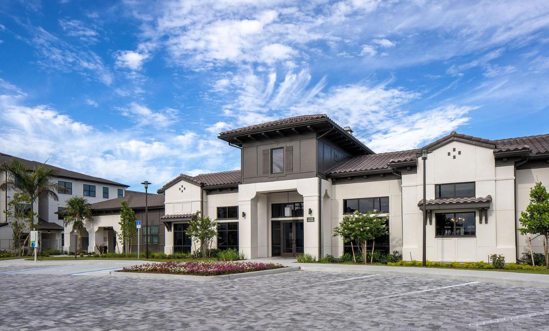 Landing Modern 1BD Clubhouse Pool