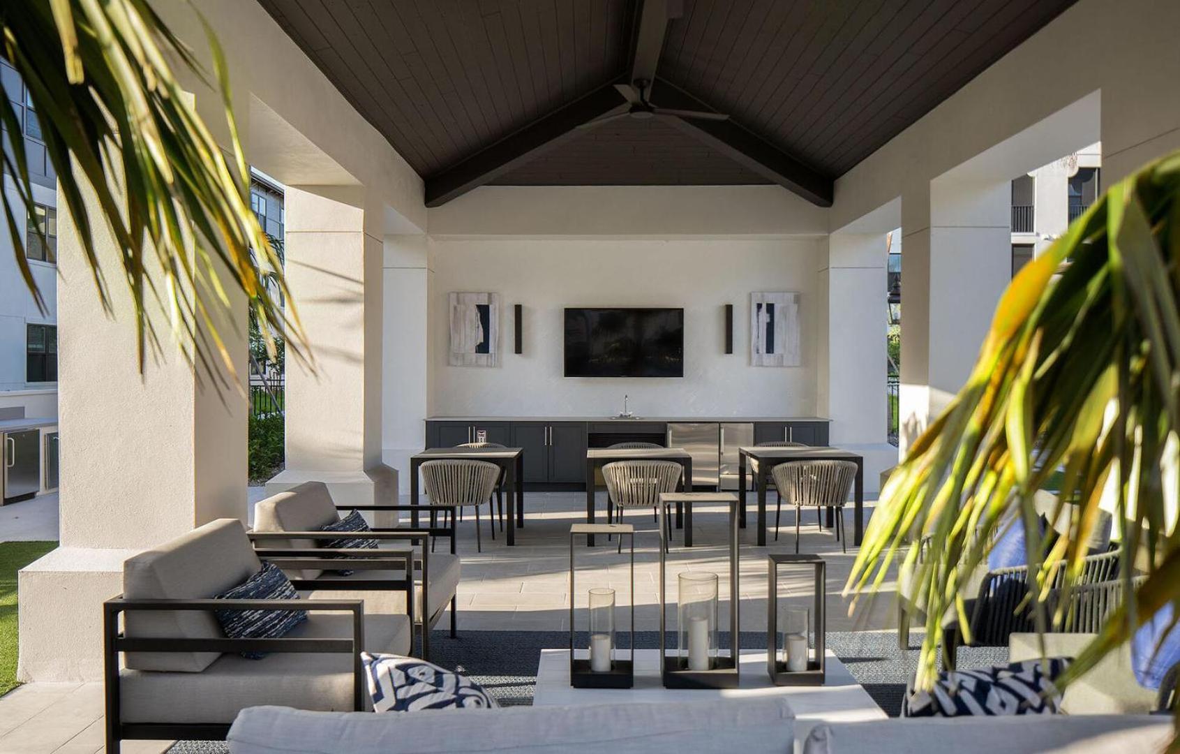 Landing Modern 1BD Clubhouse Pool