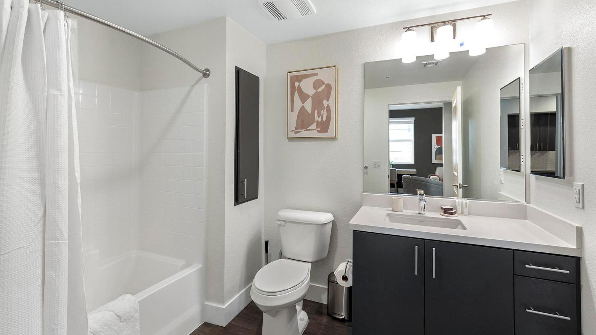 Landing Incredible 2BD Game Room Yoga Studio