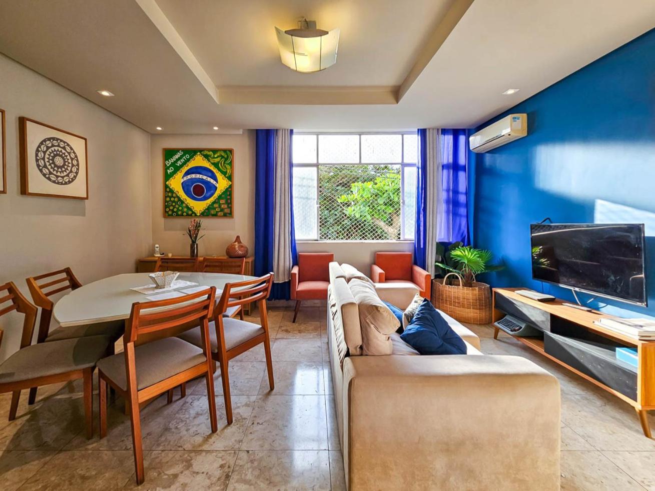 Apto com 3 quartos, Ar e Wi-Fi a 100m da Praia