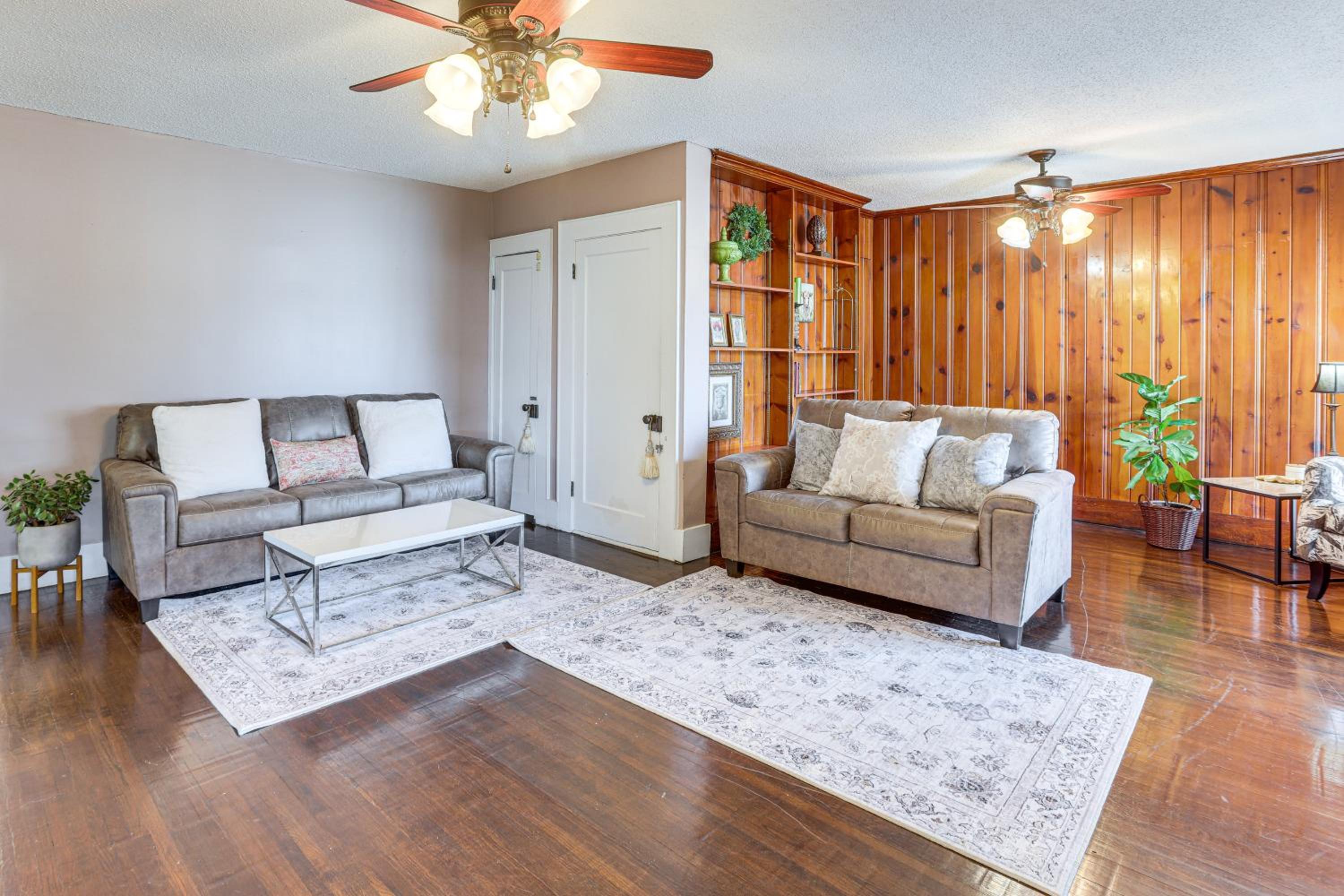 2 Mi to UA! Family-Friendly Getaway with Patio