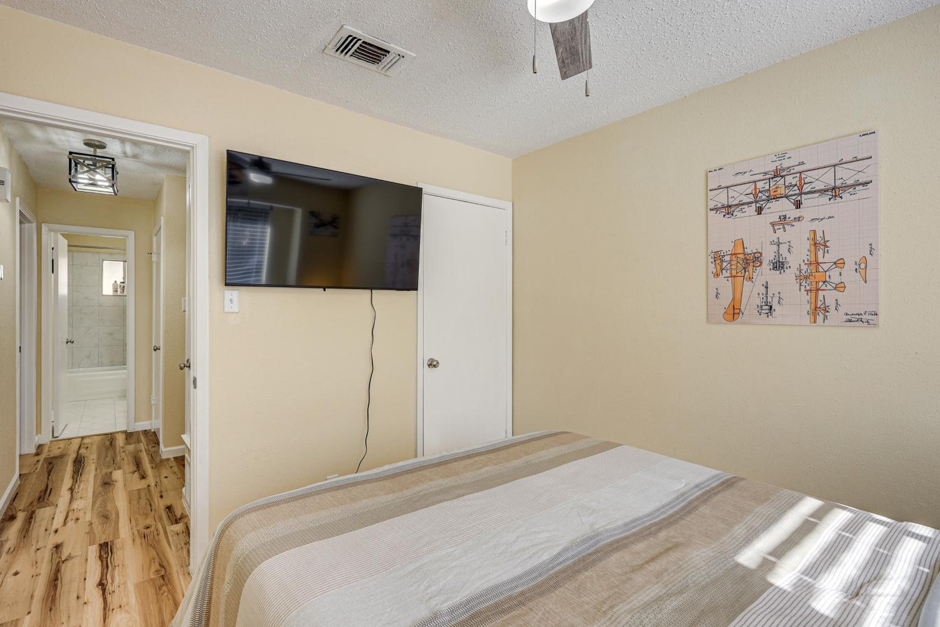 Hot Tub, Pool and Game Room San Antonio Family Gem