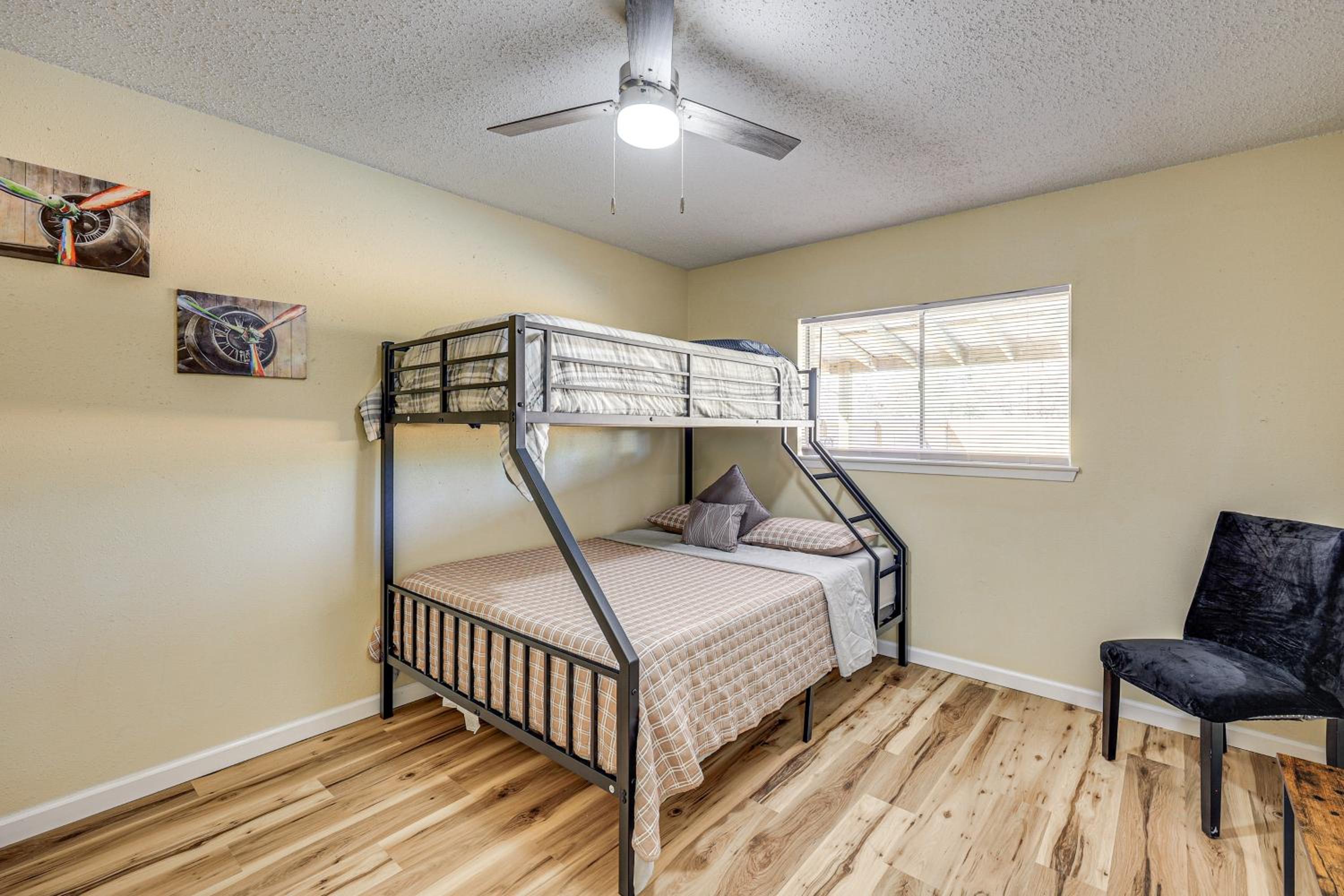 Hot Tub, Pool and Game Room San Antonio Family Gem