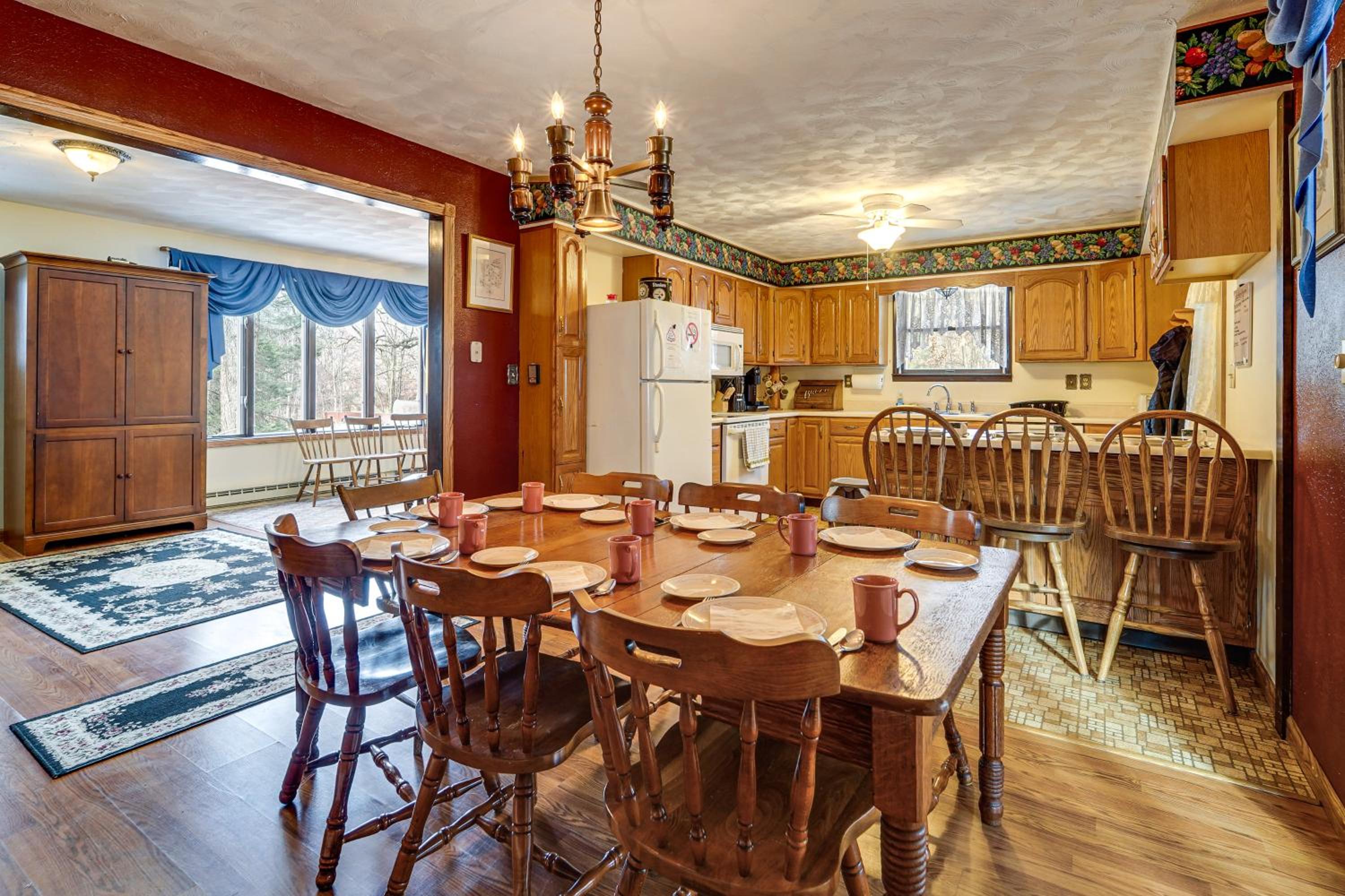 Roaring Spring Horse Farm Getaway with Game Room