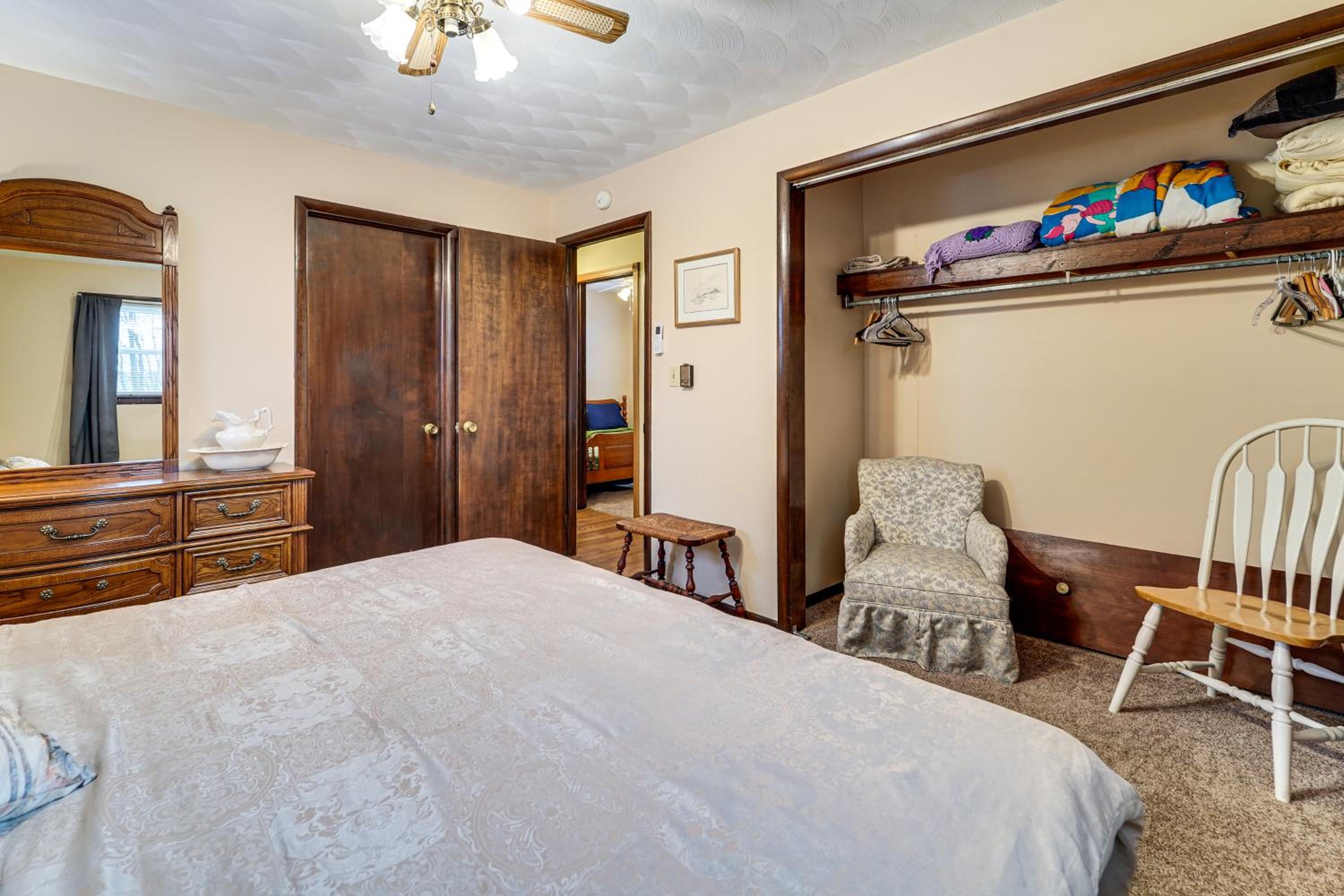 Roaring Spring Horse Farm Getaway with Game Room