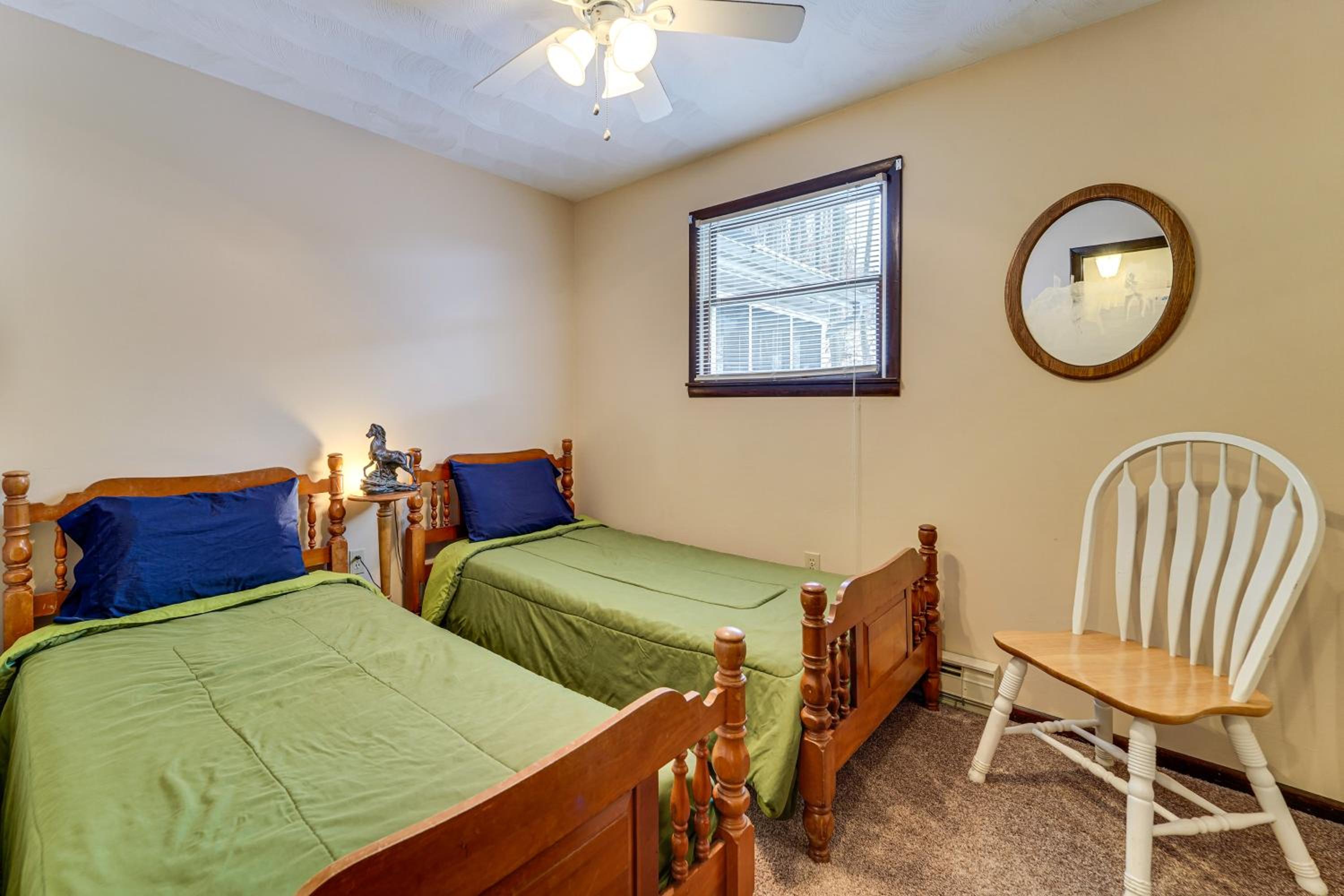 Roaring Spring Horse Farm Getaway with Game Room