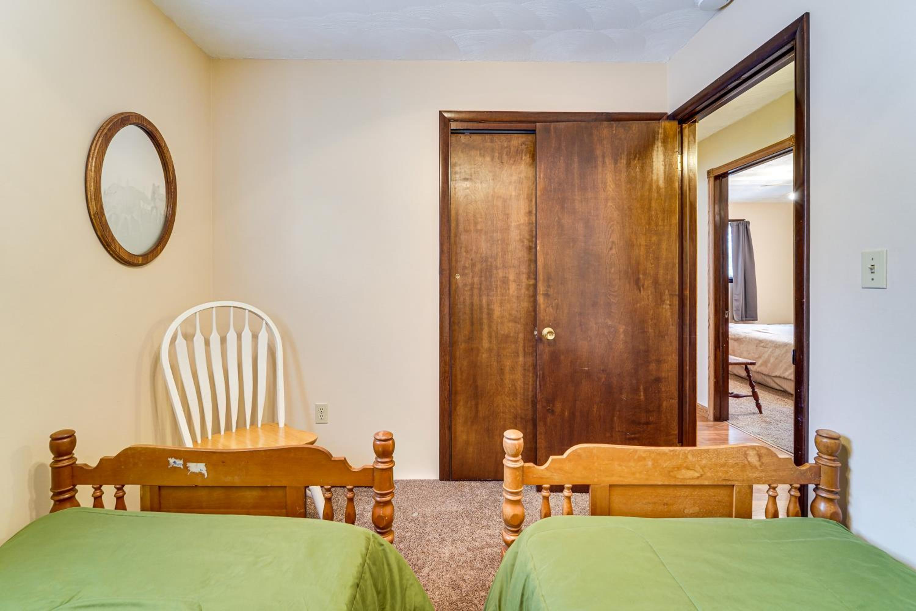 Roaring Spring Horse Farm Getaway with Game Room