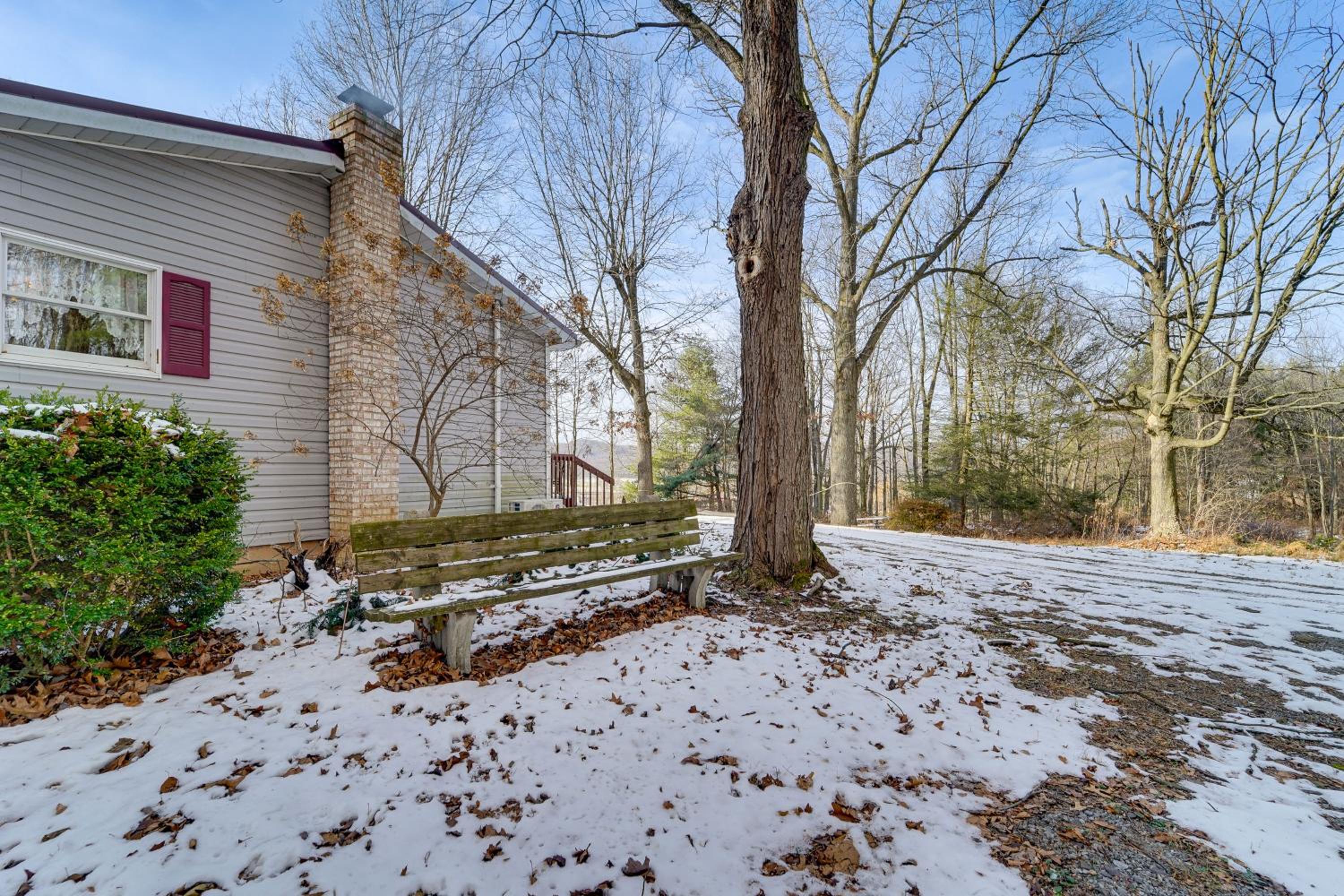 Roaring Spring Horse Farm Getaway with Game Room