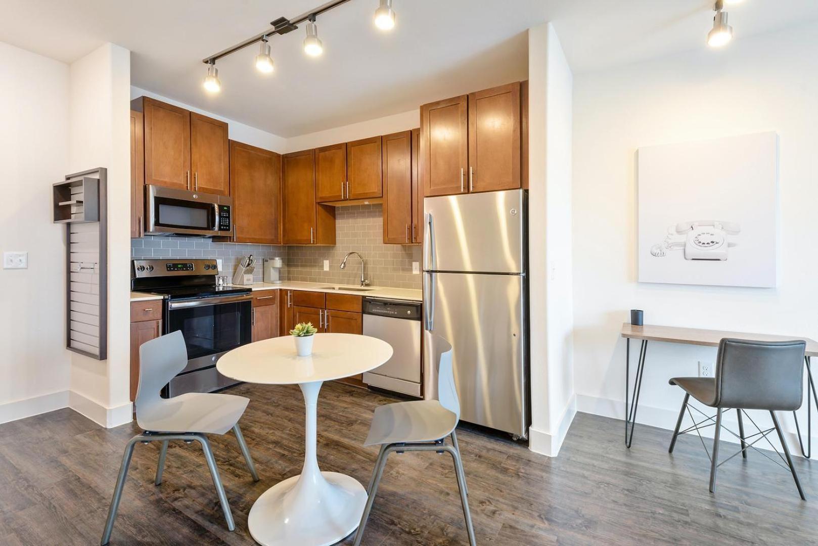 Landing Modern 1BD Gym Pool