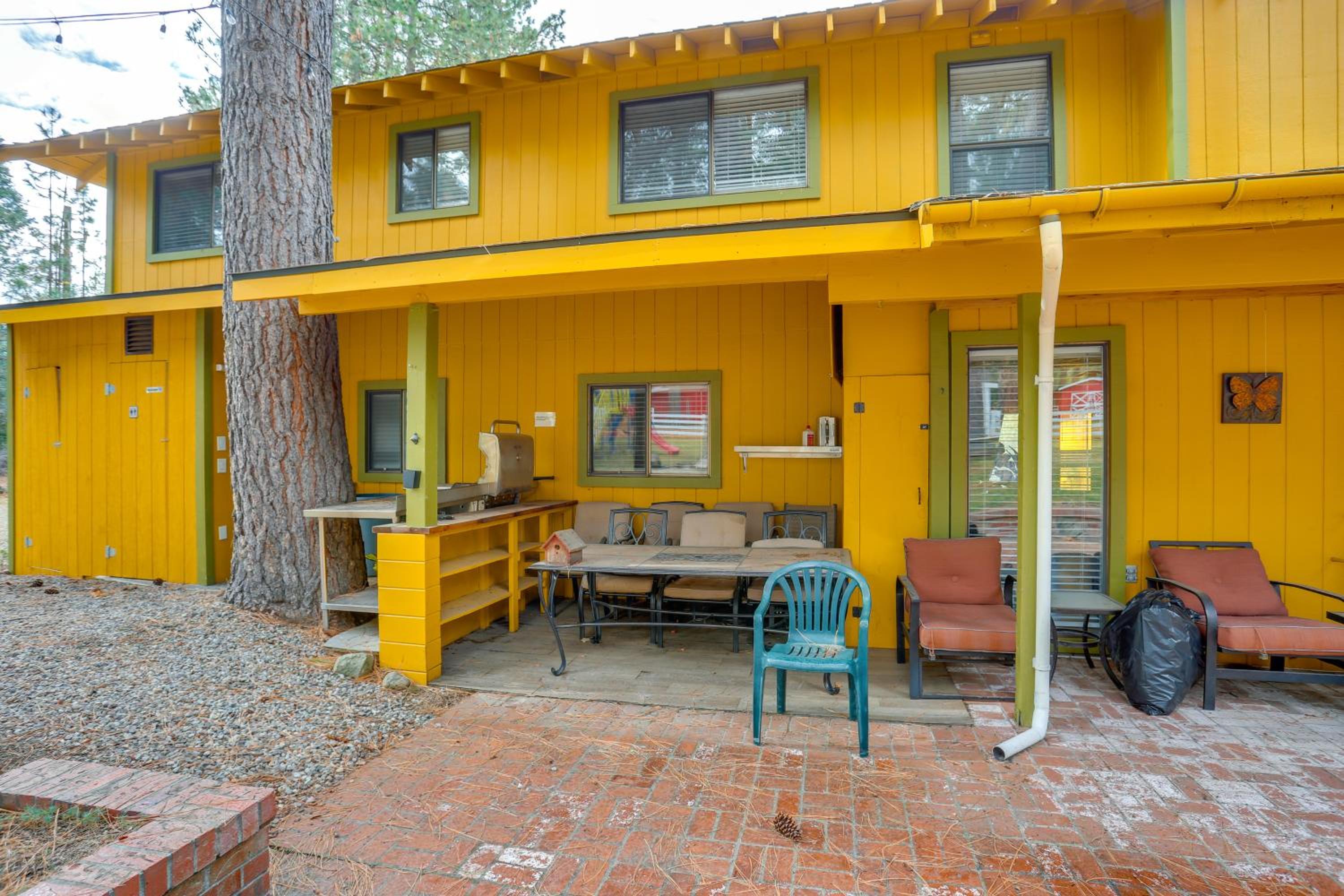 Quiet and Family Friendly! Rural Home Near Mt Shasta
