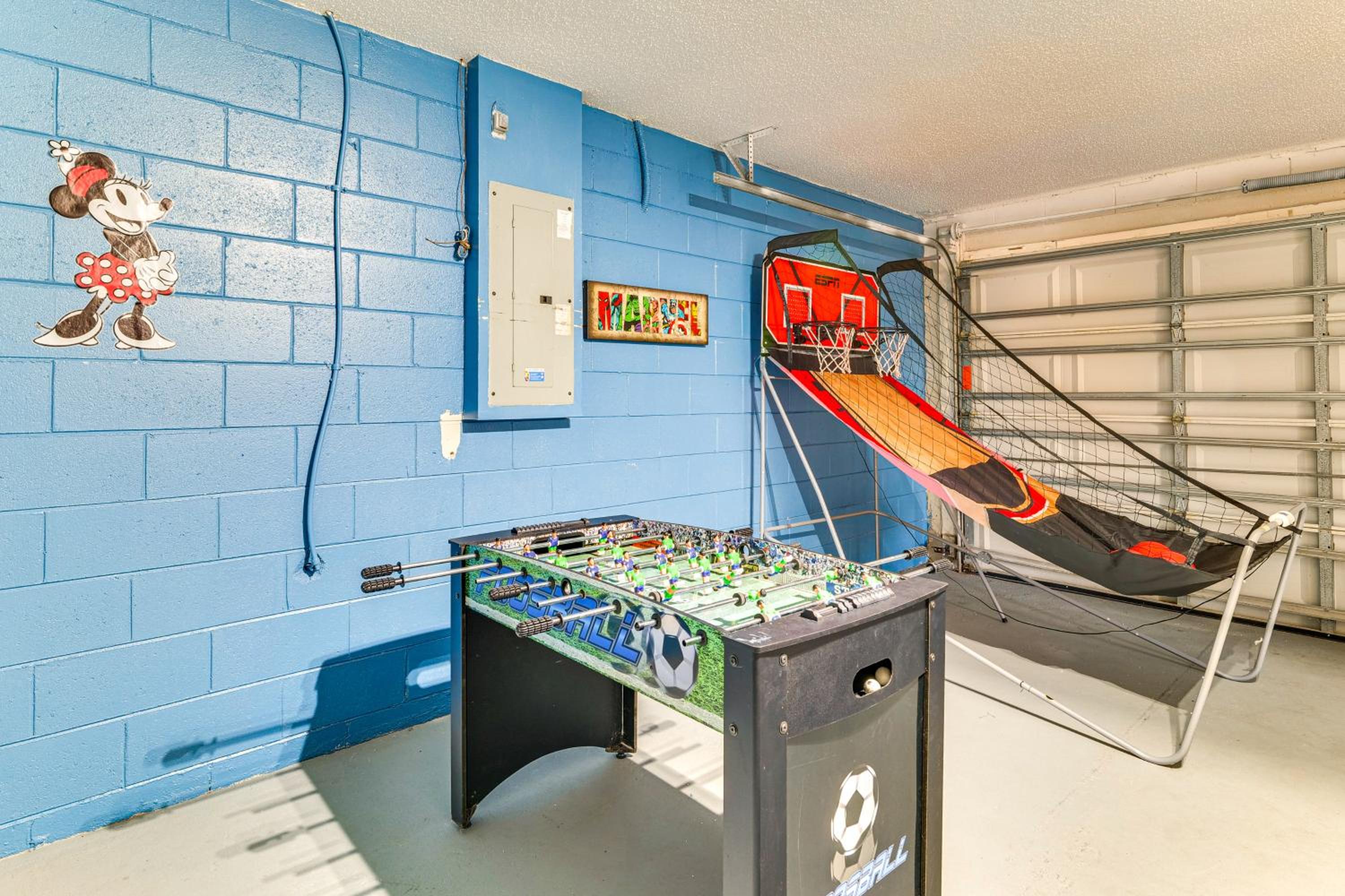 7 Mi to Disney Parks Family Getaway with Game Room