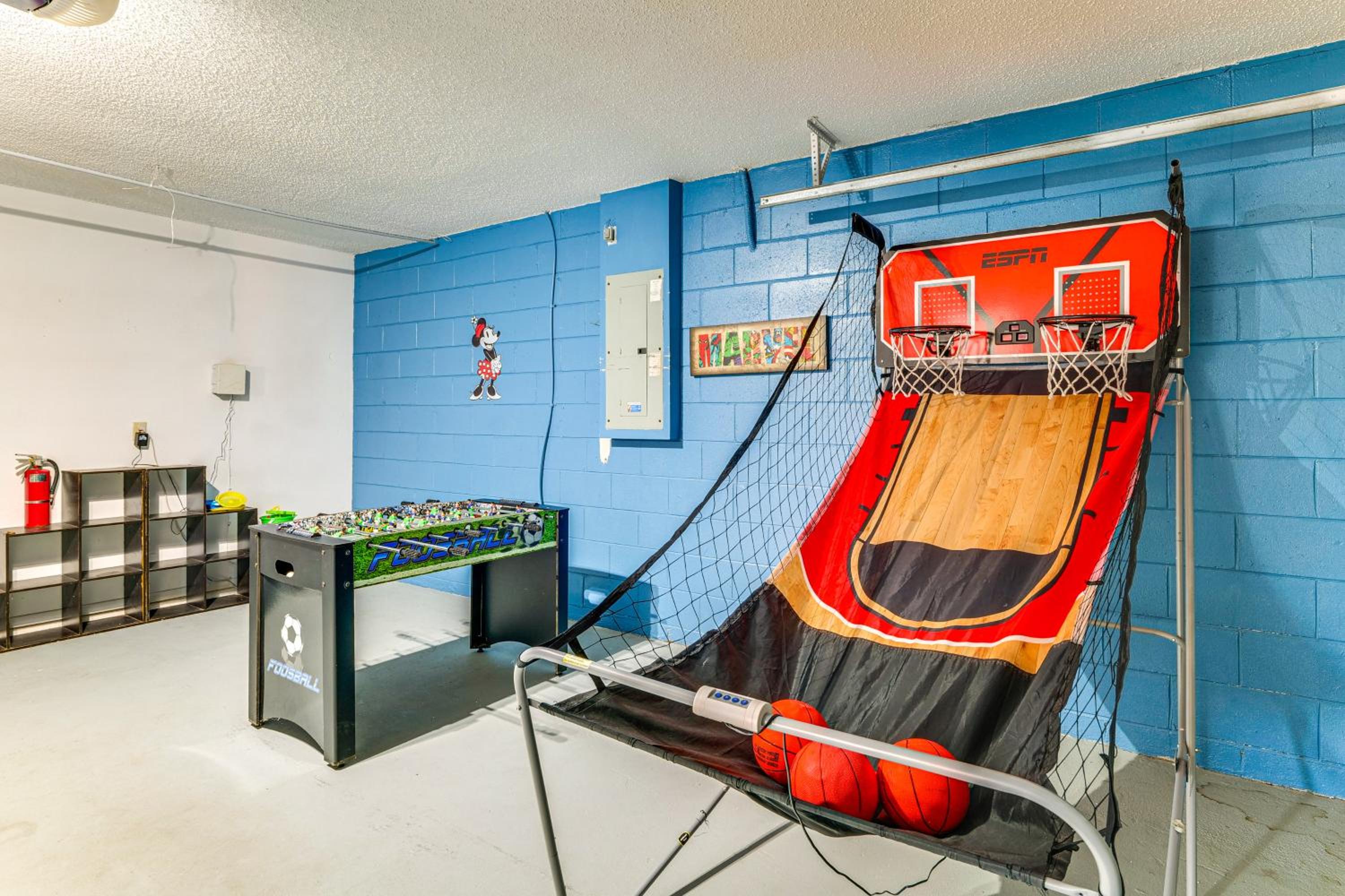 7 Mi to Disney Parks Family Getaway with Game Room