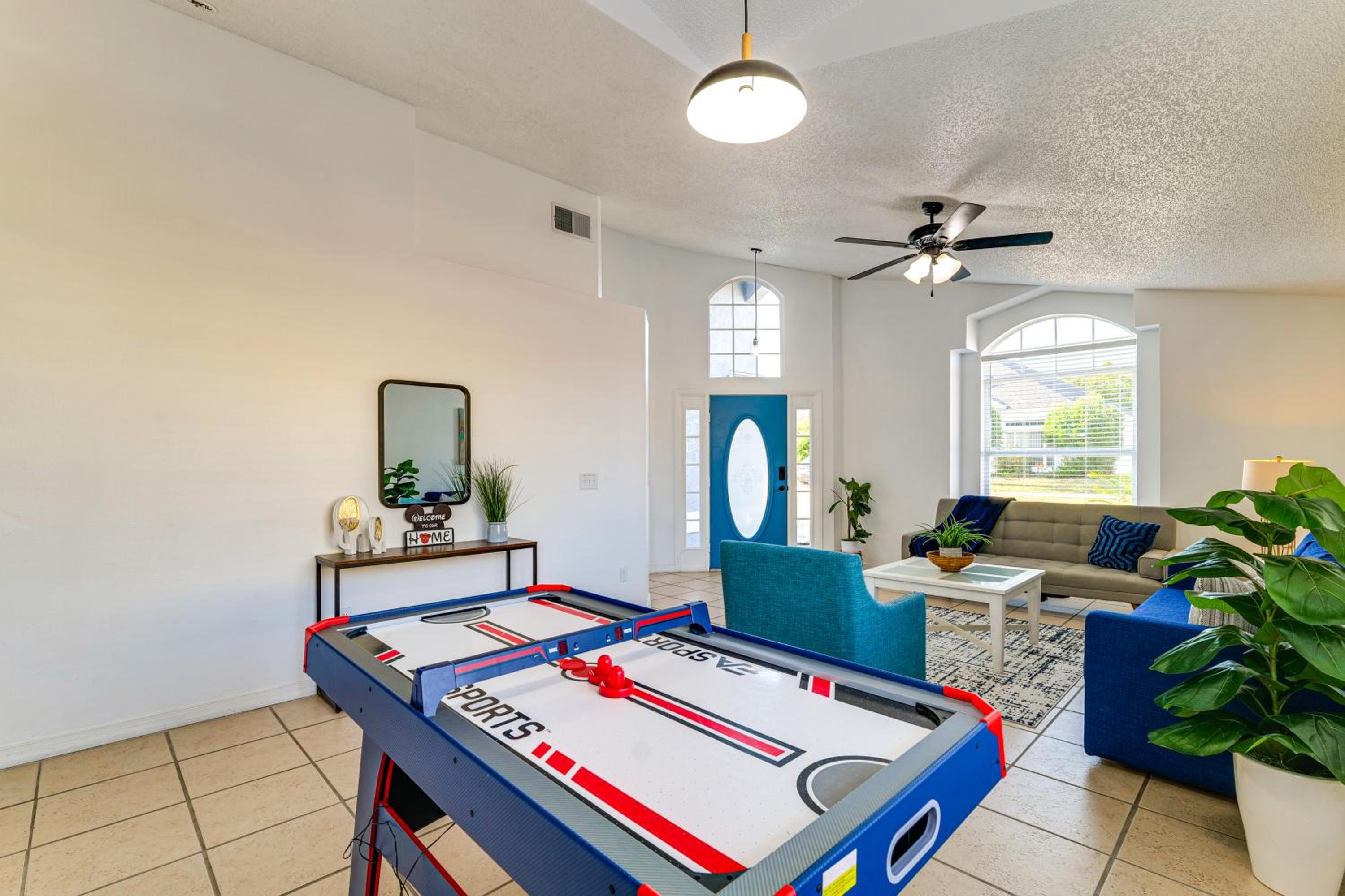 7 Mi to Disney Parks Family Getaway with Game Room