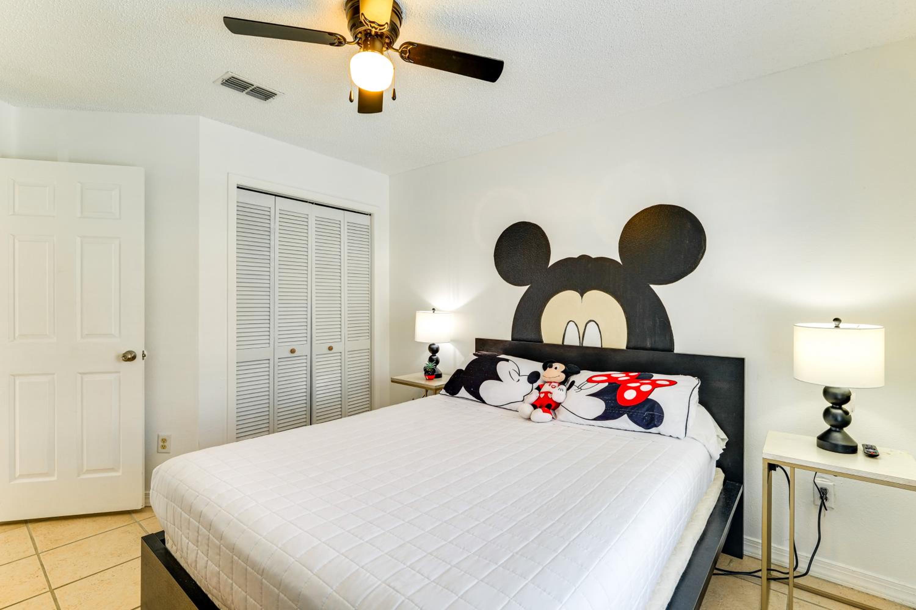 7 Mi to Disney Parks Family Getaway with Game Room
