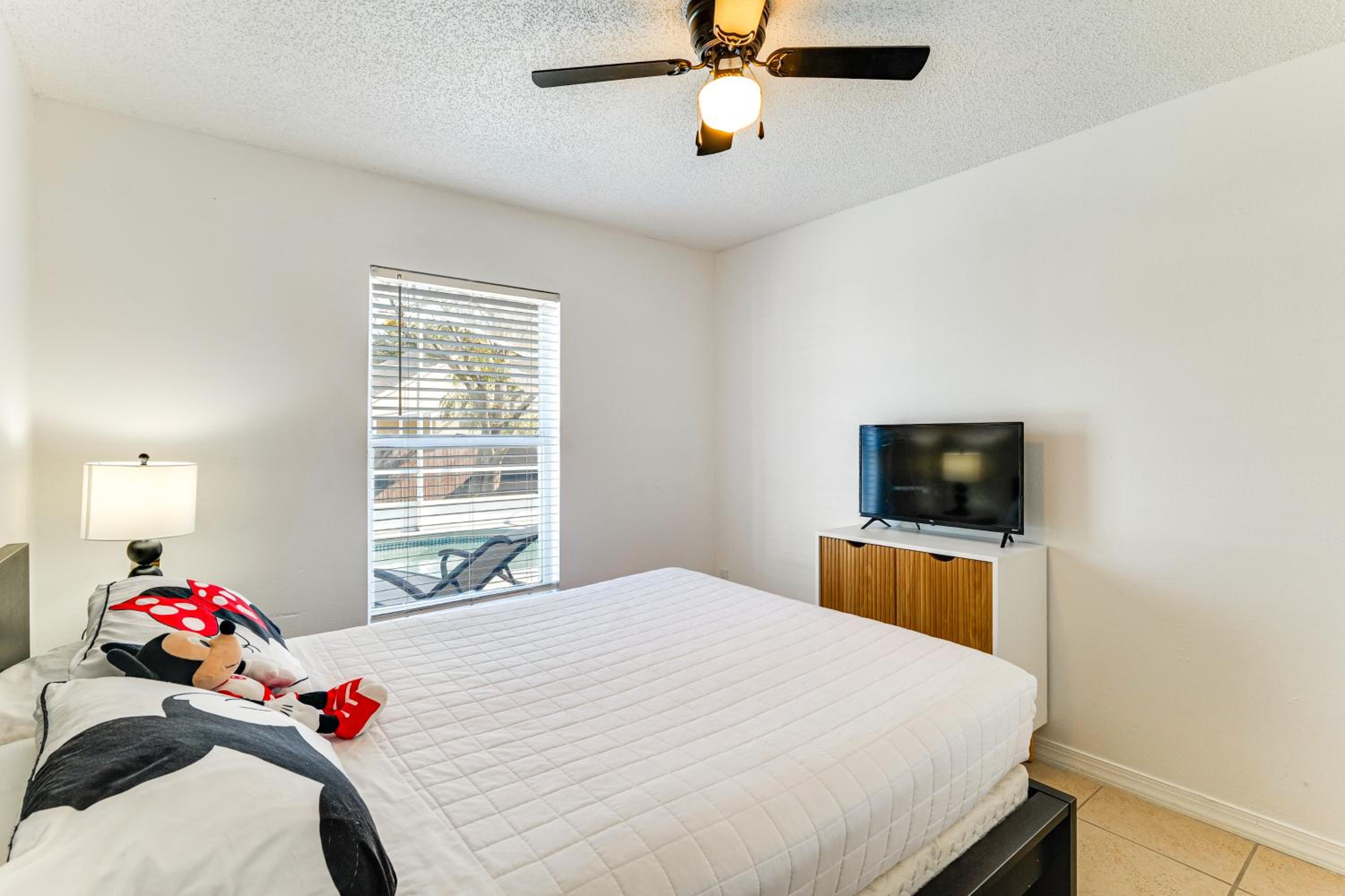 7 Mi to Disney Parks Family Getaway with Game Room