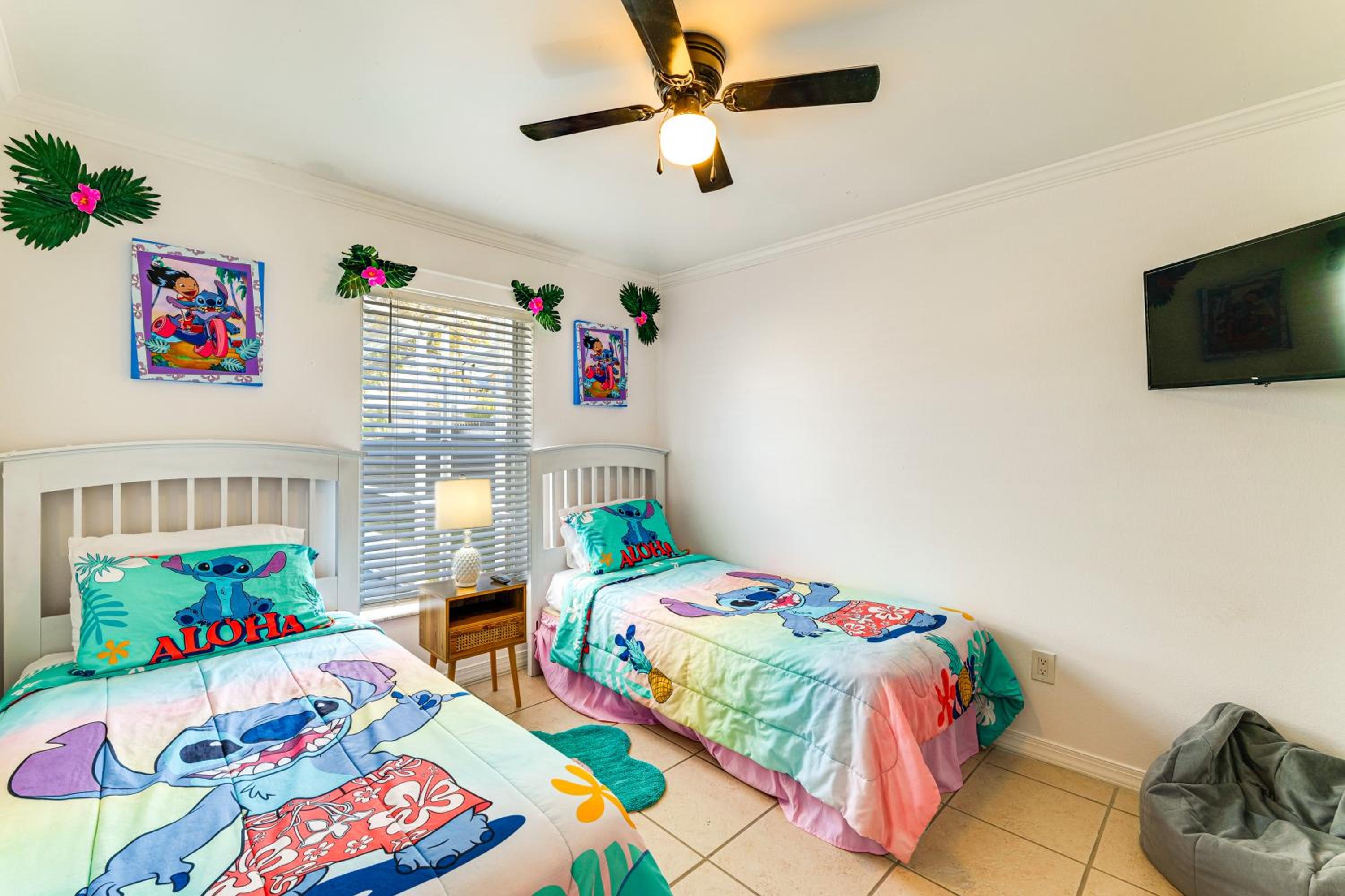 7 Mi to Disney Parks Family Getaway with Game Room