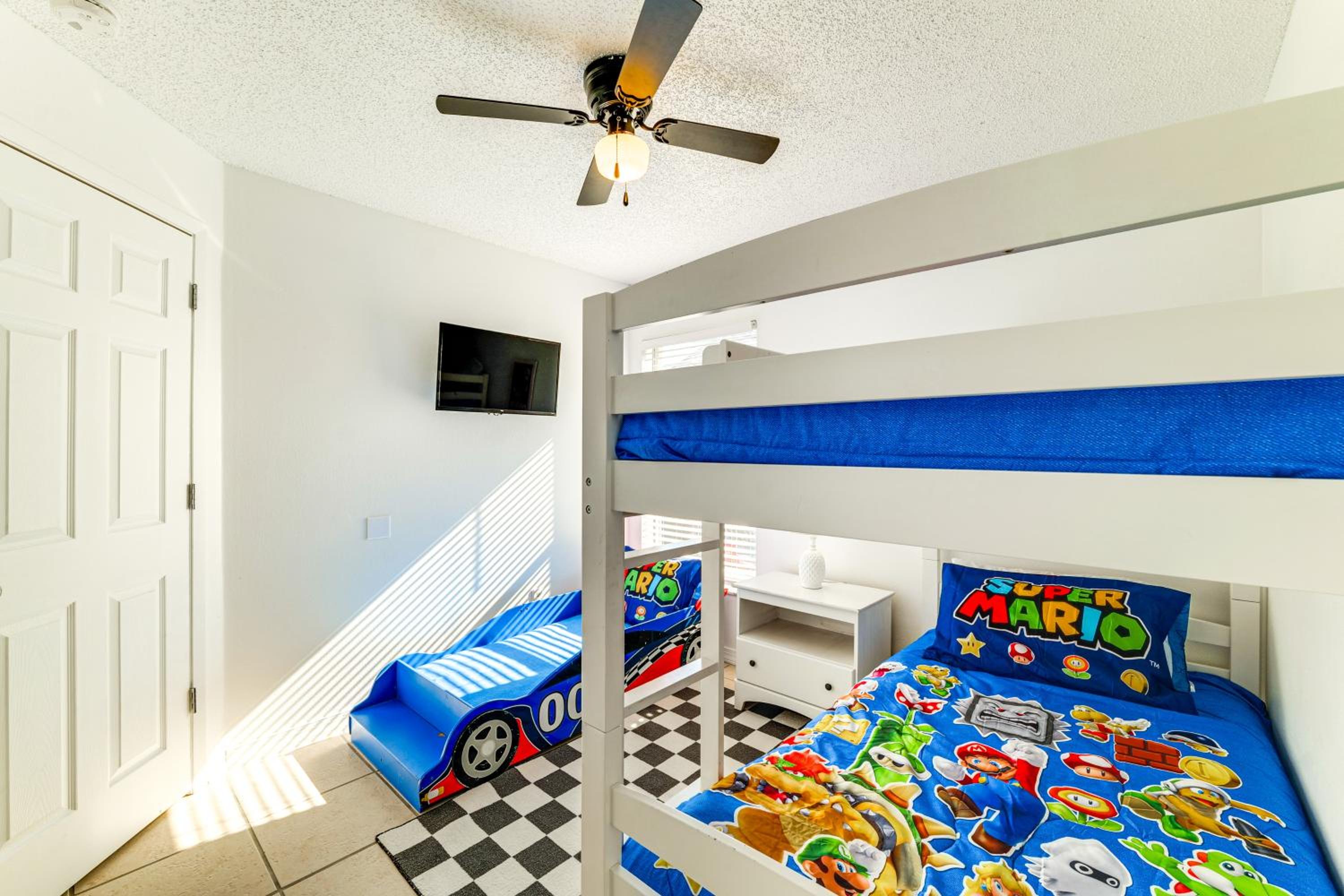 7 Mi to Disney Parks Family Getaway with Game Room