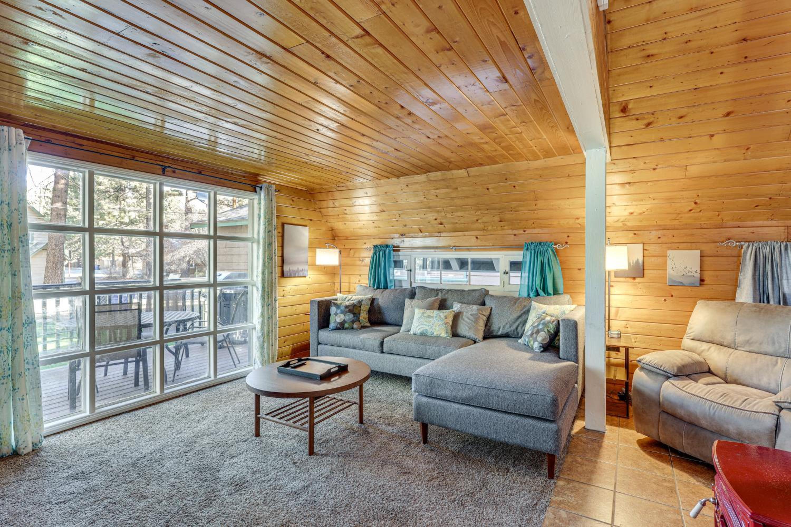 Walk to Trolley! Big Bear Family Cabin with Deck
