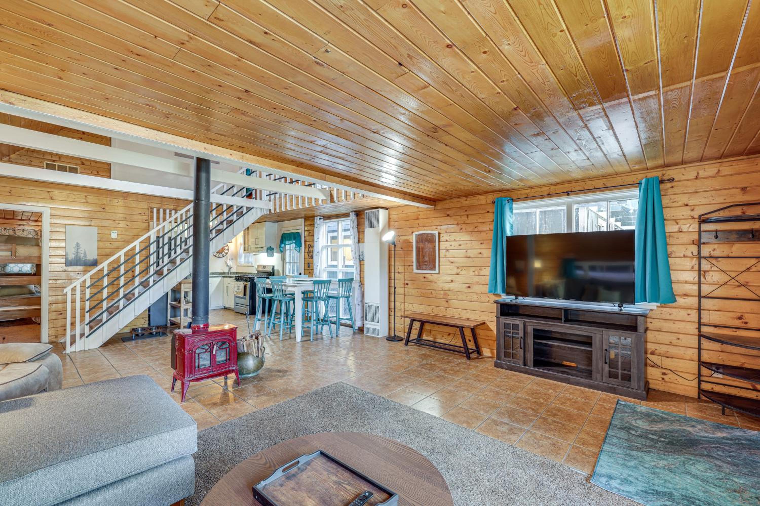 Walk to Trolley! Big Bear Family Cabin with Deck