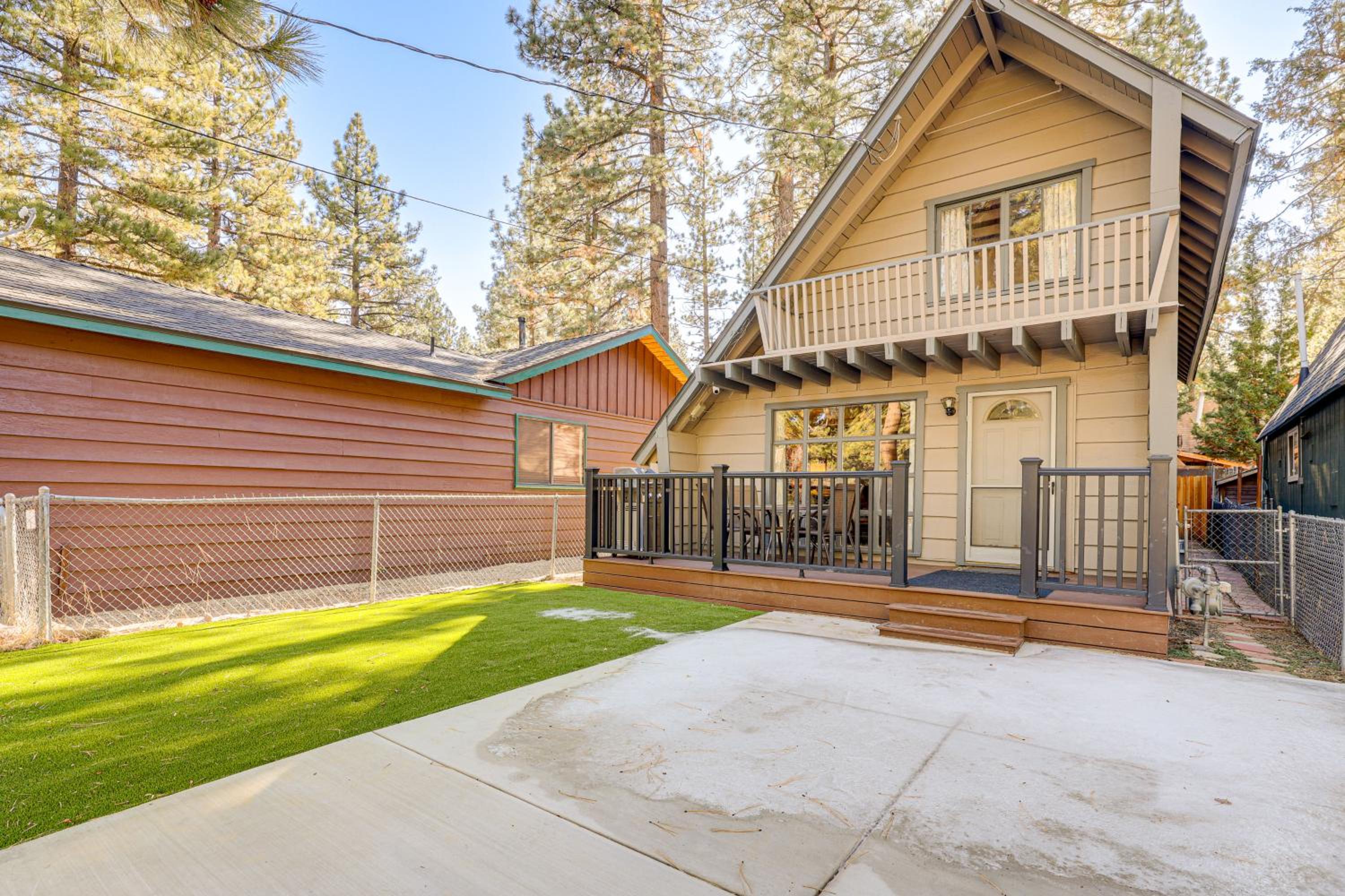Walk to Trolley! Big Bear Family Cabin with Deck