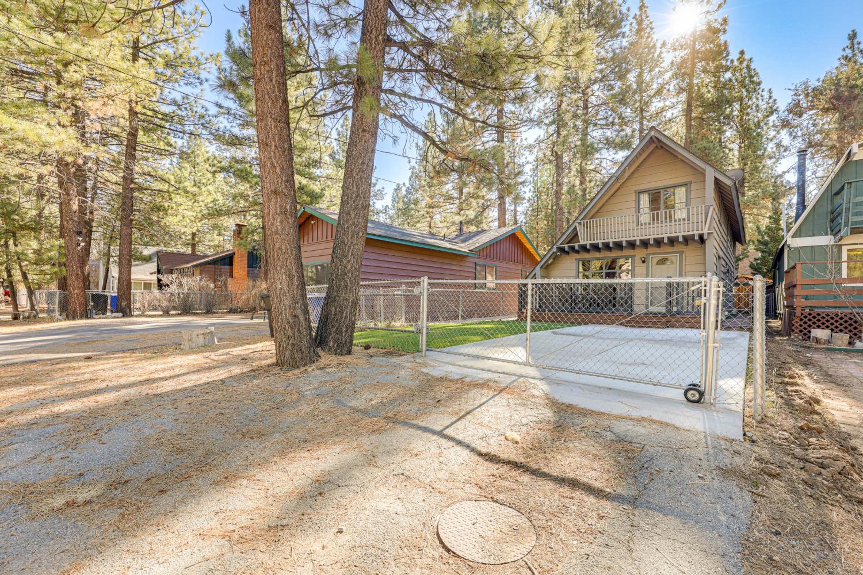 Walk to Trolley! Big Bear Family Cabin with Deck