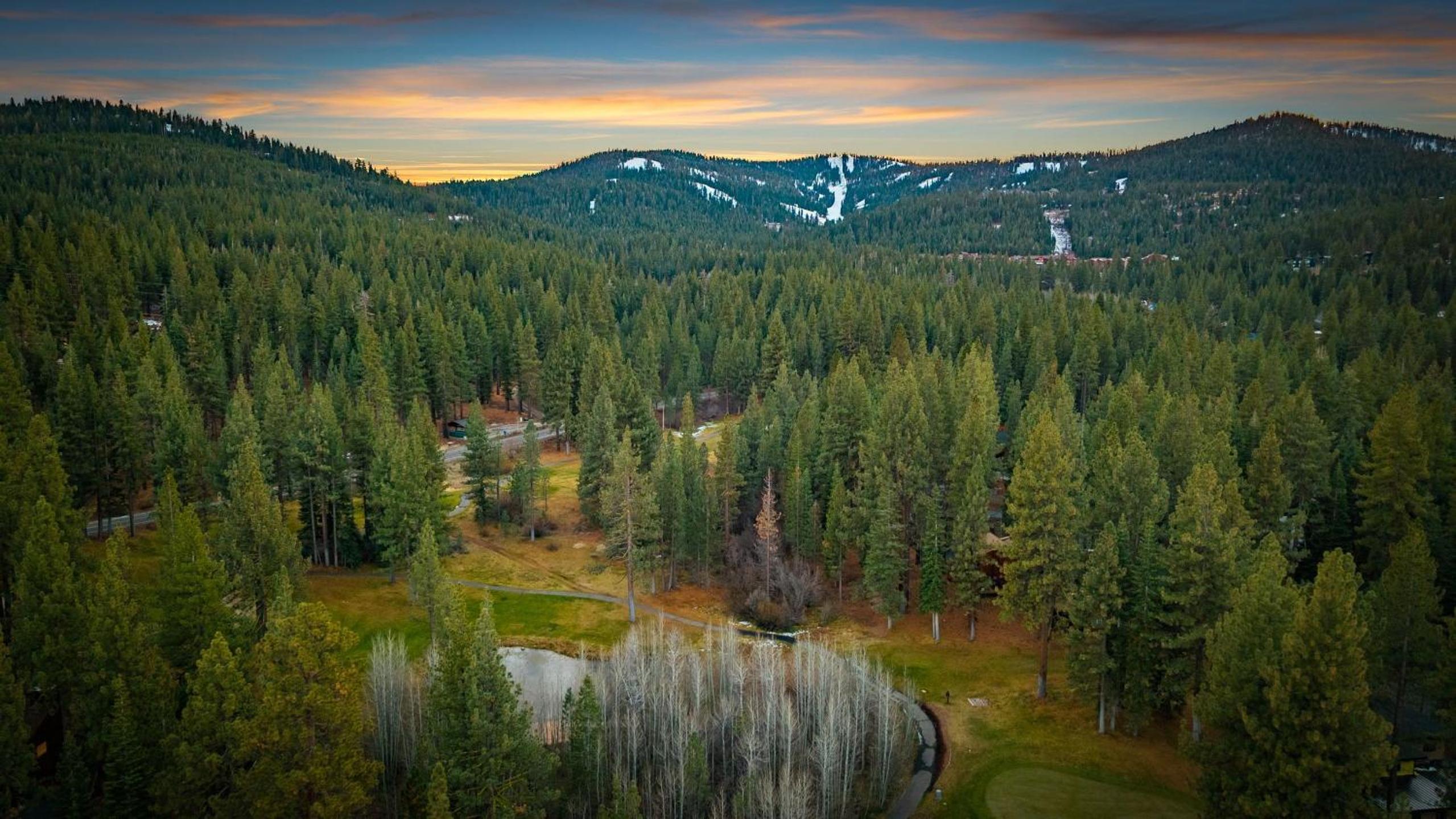 Near Ski Resorts Downtown Truckee Donner Lake Basque Lodge by AvantStay