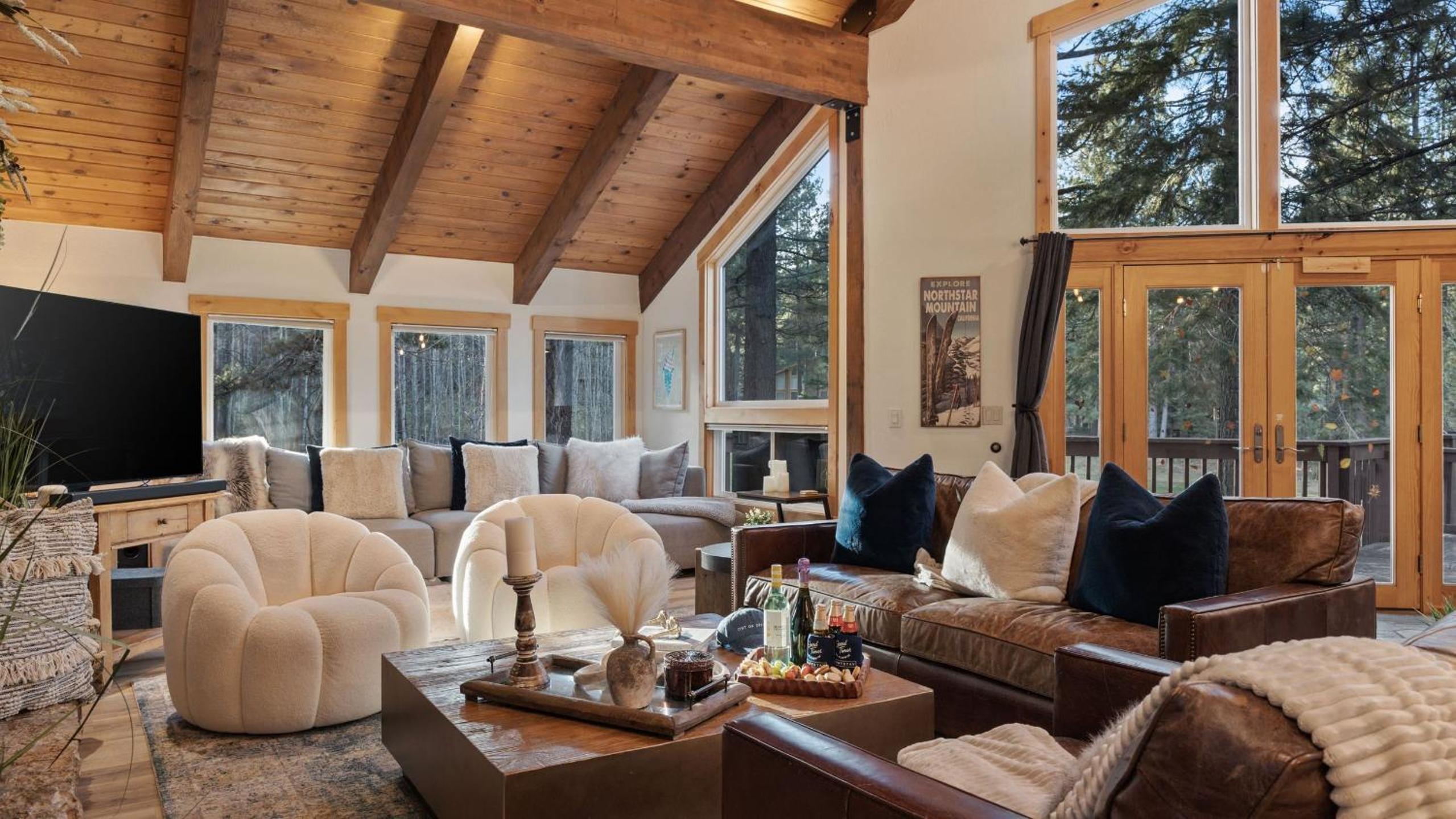 Near Ski Resorts Downtown Truckee Donner Lake Basque Lodge by AvantStay