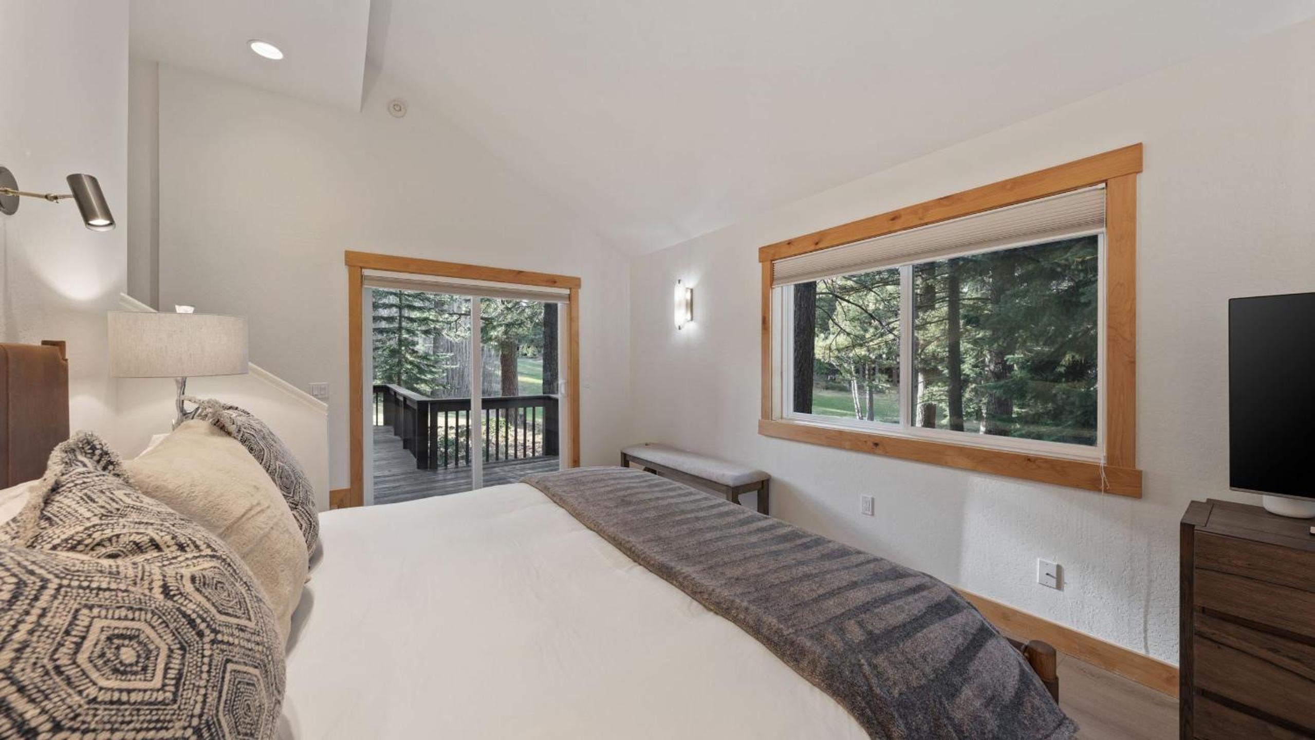 Near Ski Resorts Downtown Truckee Donner Lake Basque Lodge by AvantStay