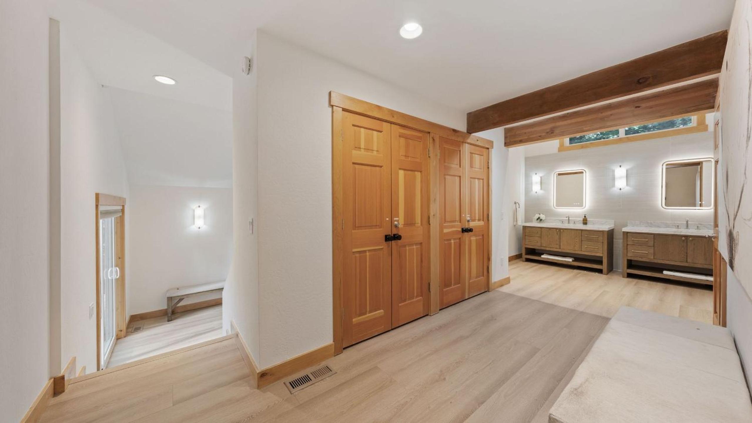 Near Ski Resorts Downtown Truckee Donner Lake Basque Lodge by AvantStay