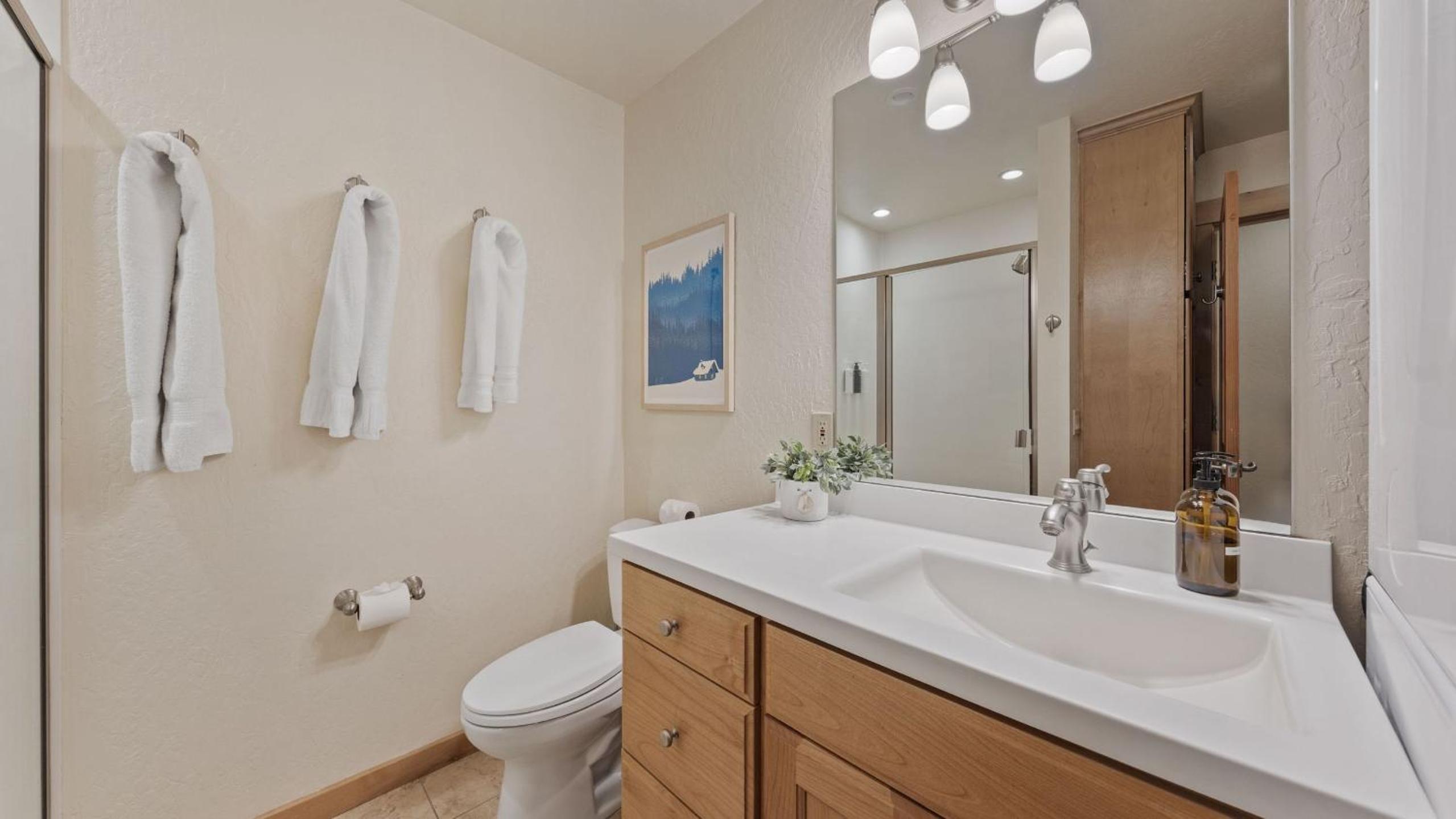 Near Ski Resorts Downtown Truckee Donner Lake Basque Lodge by AvantStay