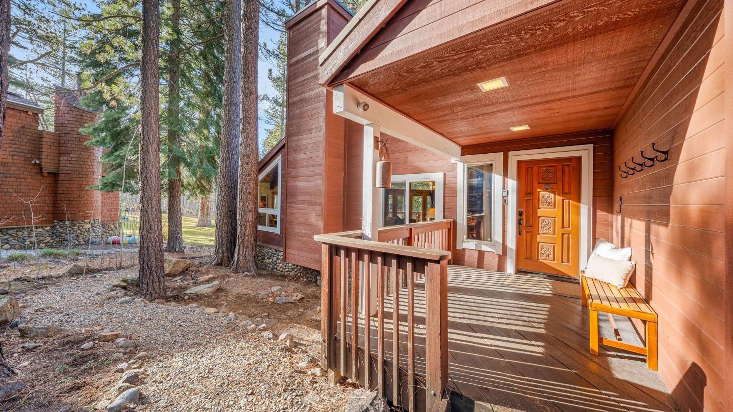 Near Ski Resorts Downtown Truckee Donner Lake Basque Lodge by AvantStay