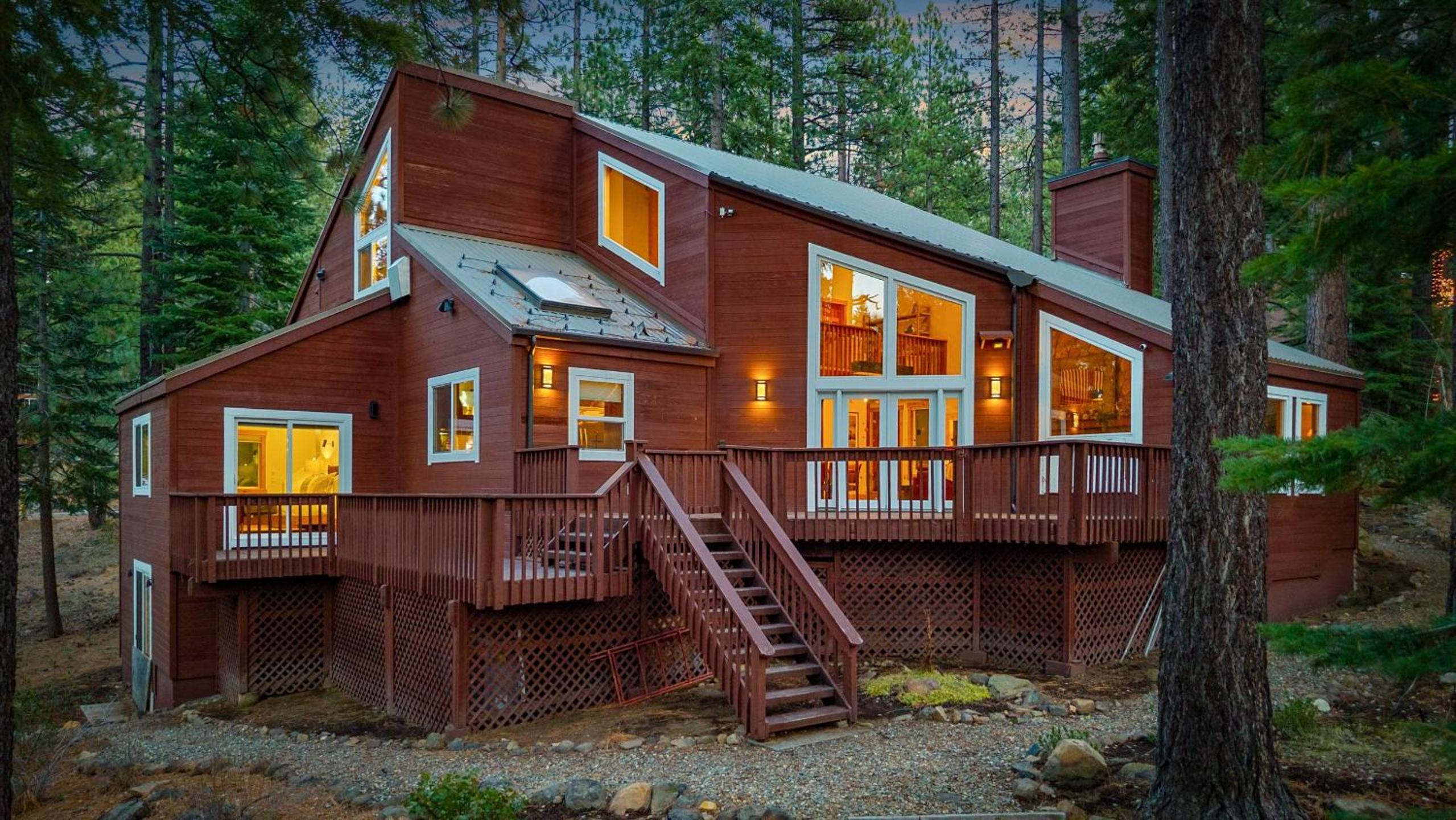 Near Ski Resorts Downtown Truckee Donner Lake Basque Lodge by AvantStay