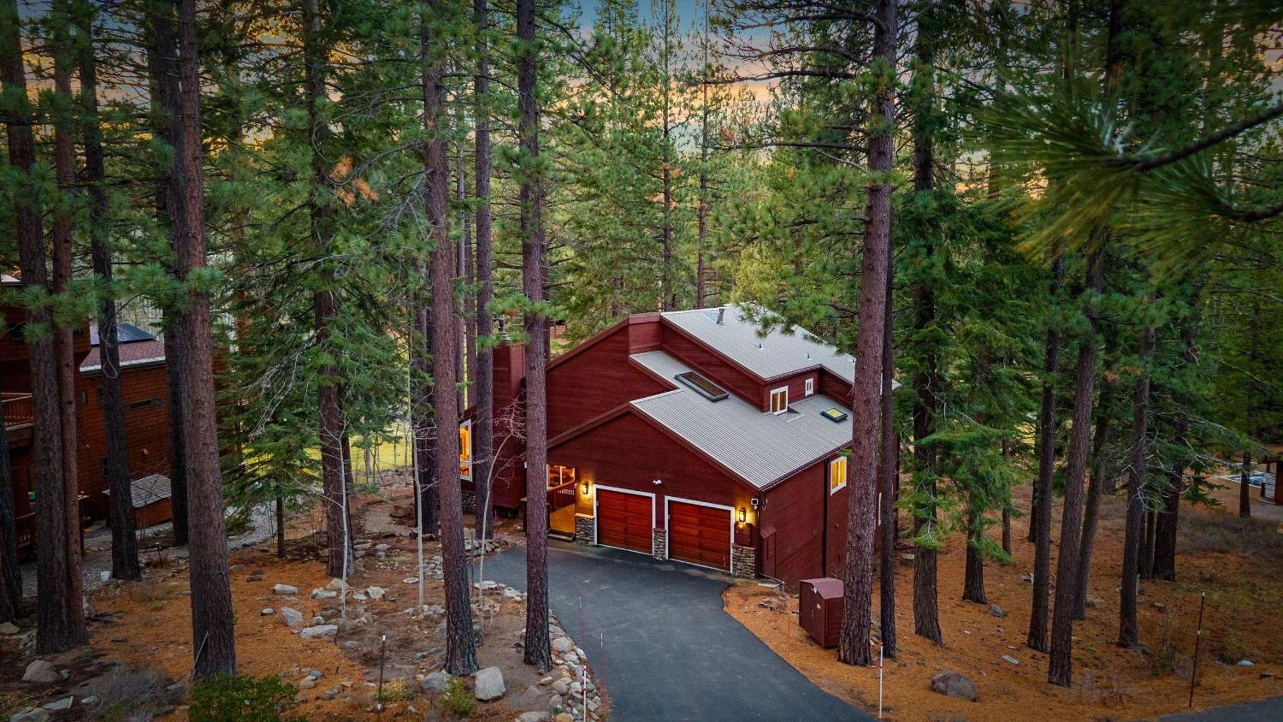Near Ski Resorts Downtown Truckee Donner Lake Basque Lodge by AvantStay