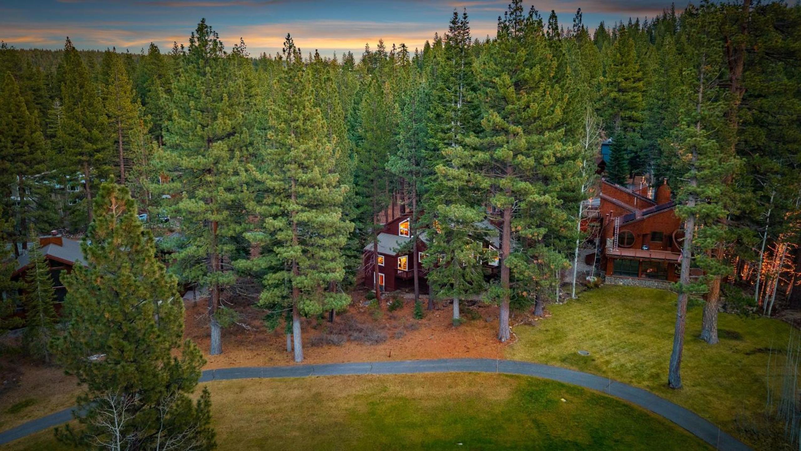Near Ski Resorts Downtown Truckee Donner Lake Basque Lodge by AvantStay