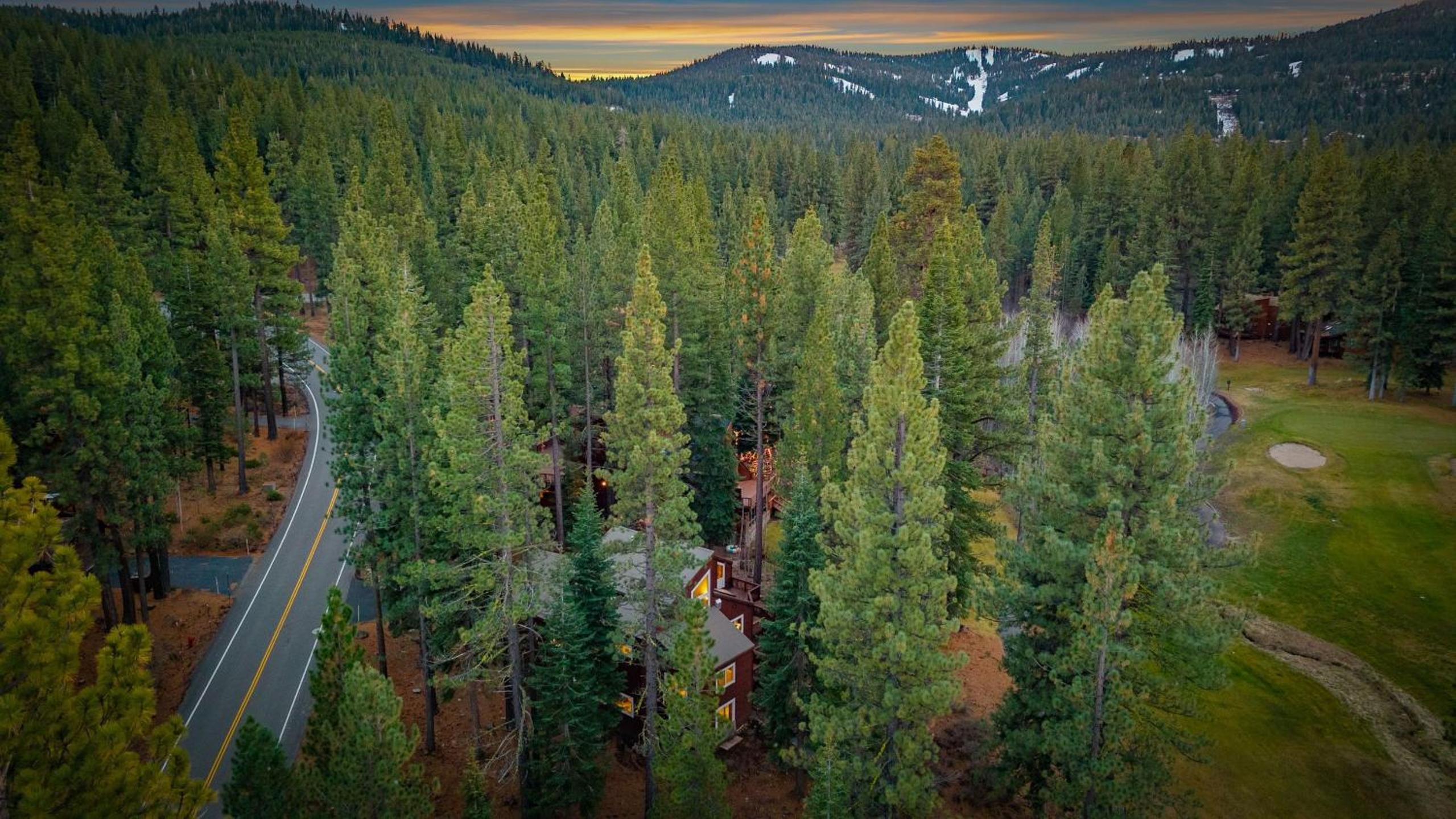 Near Ski Resorts Downtown Truckee Donner Lake Basque Lodge by AvantStay