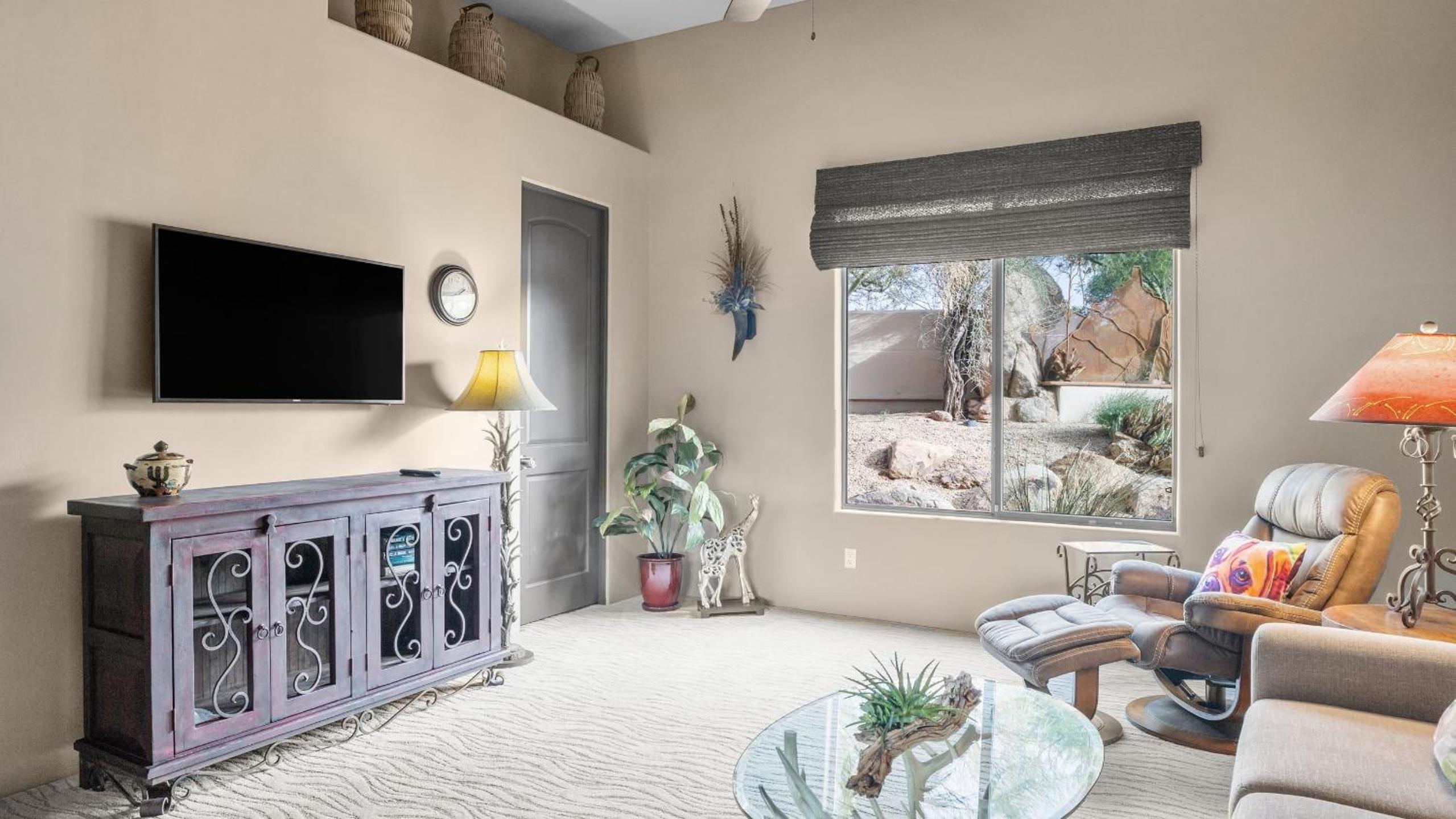 5BDR Oasis w Waterfall Pool Hot Tub Desert View Desert Cascase by AvantStay