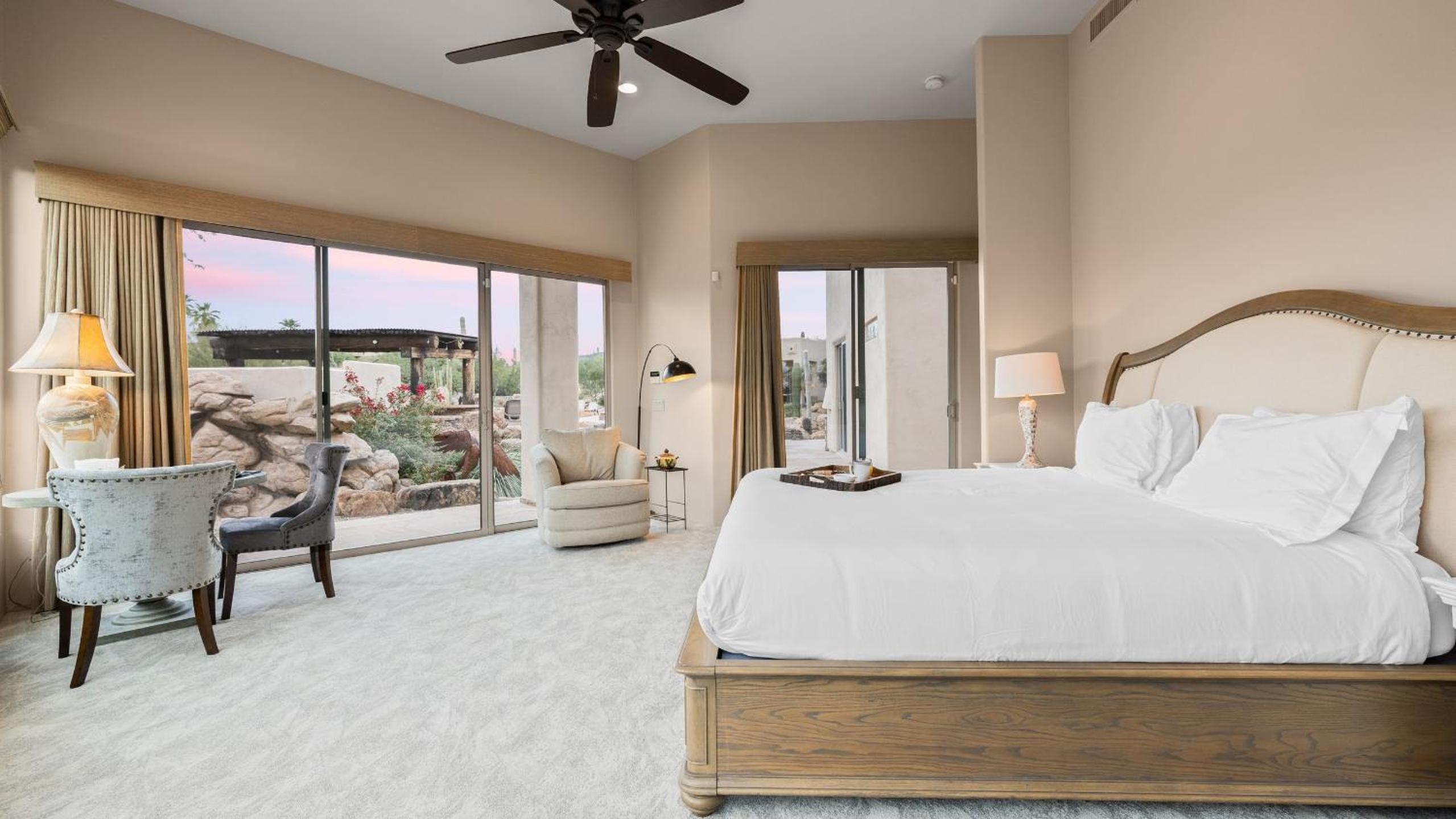 5BDR Oasis w Waterfall Pool Hot Tub Desert View Desert Cascase by AvantStay