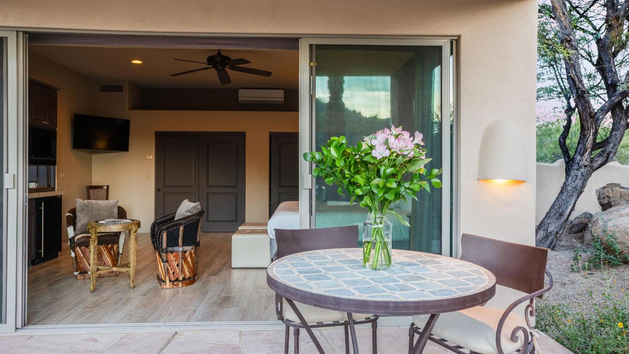 5BDR Oasis w Waterfall Pool Hot Tub Desert View Desert Cascase by AvantStay