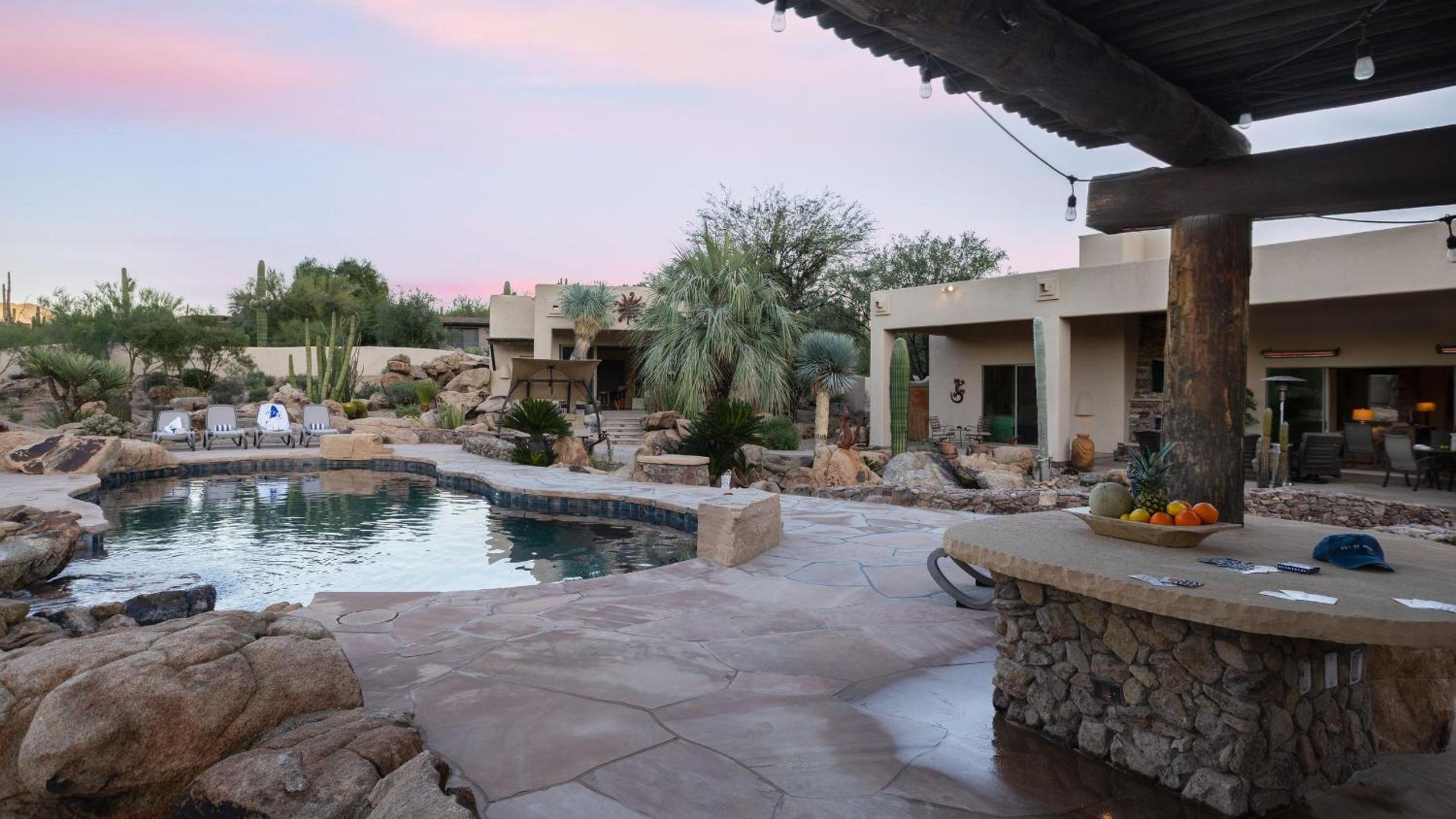 5BDR Oasis w Waterfall Pool Hot Tub Desert View Desert Cascase by AvantStay