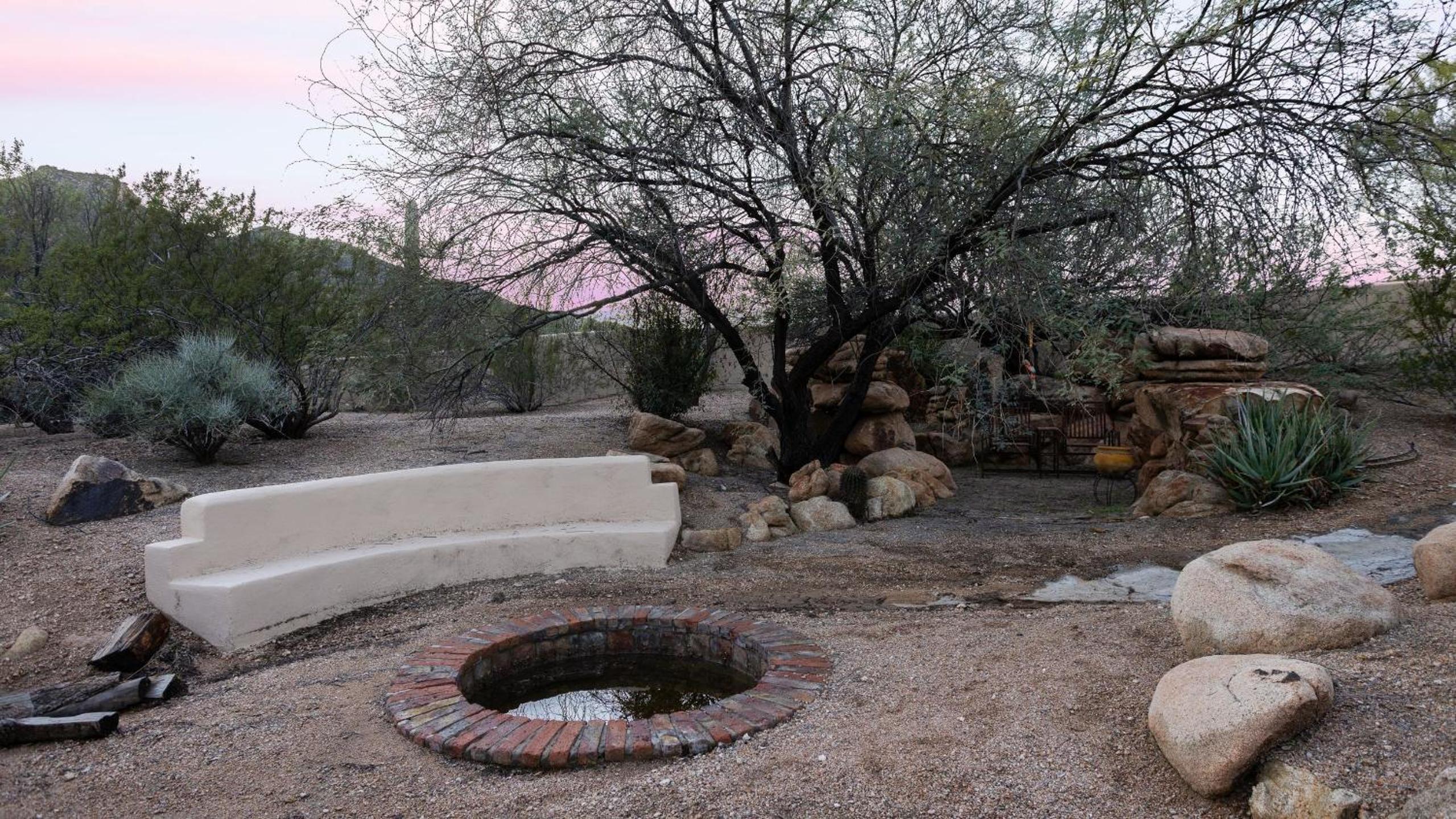 5BDR Oasis w Waterfall Pool Hot Tub Desert View Desert Cascase by AvantStay