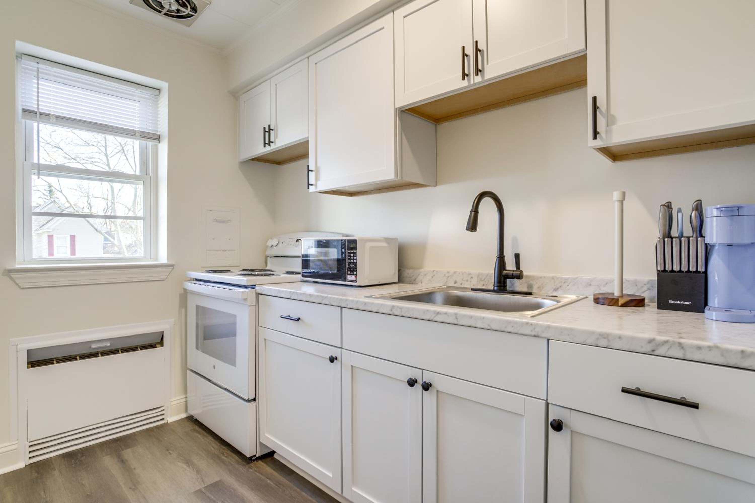 Waterfront Gem Less Than 1 Mi to Dtwn Cambridge!