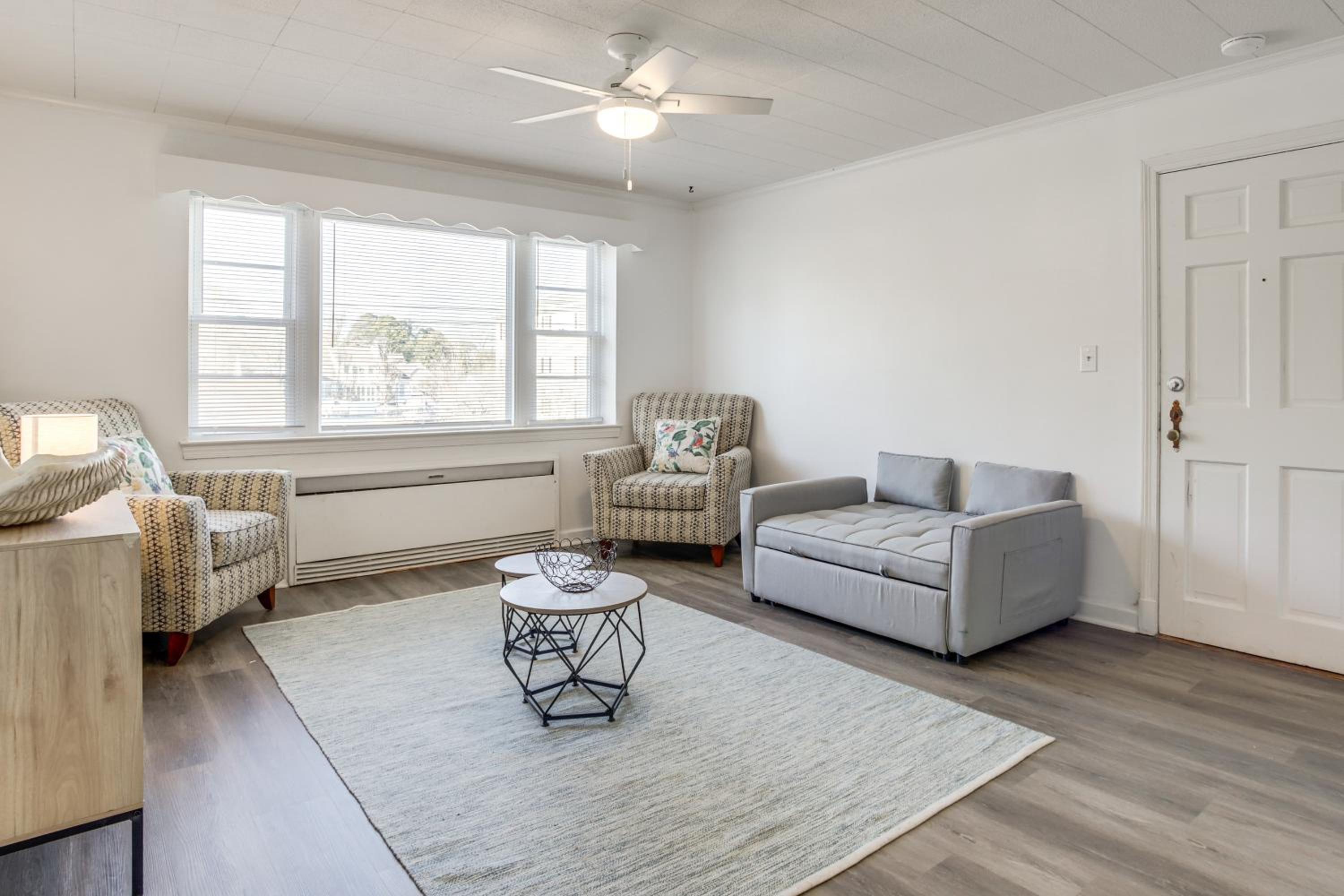 Waterfront Gem Less Than 1 Mi to Dtwn Cambridge!