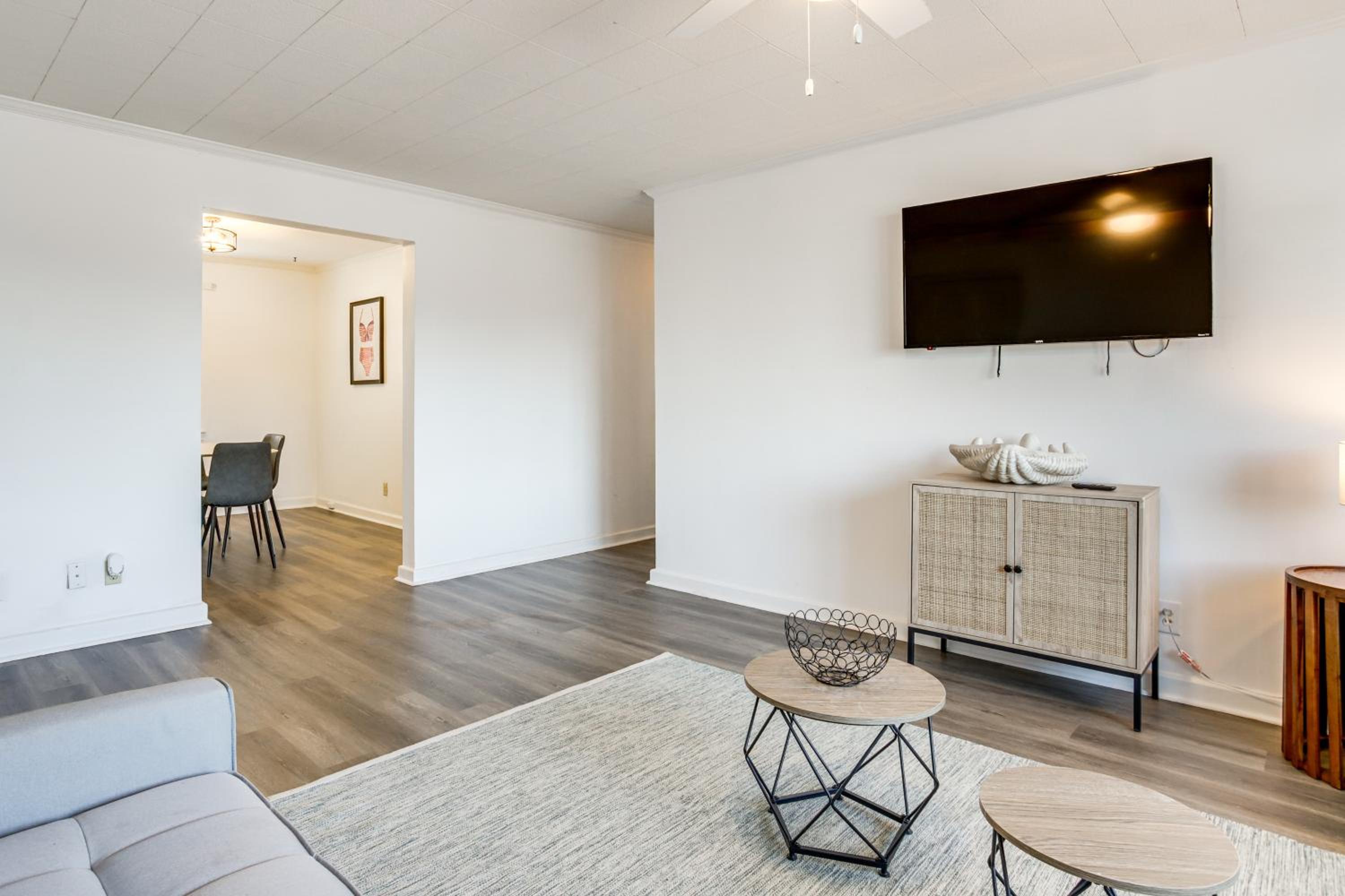 Waterfront Gem Less Than 1 Mi to Dtwn Cambridge!