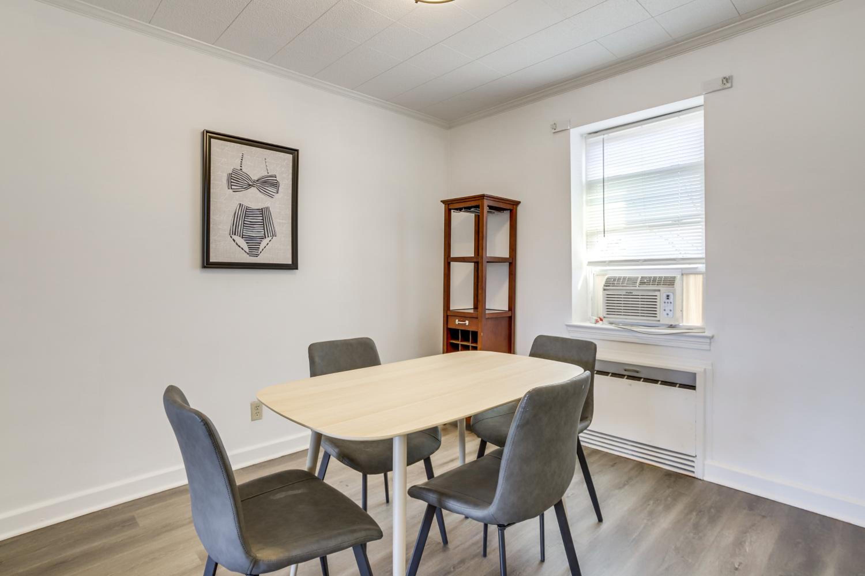 Waterfront Gem Less Than 1 Mi to Dtwn Cambridge!
