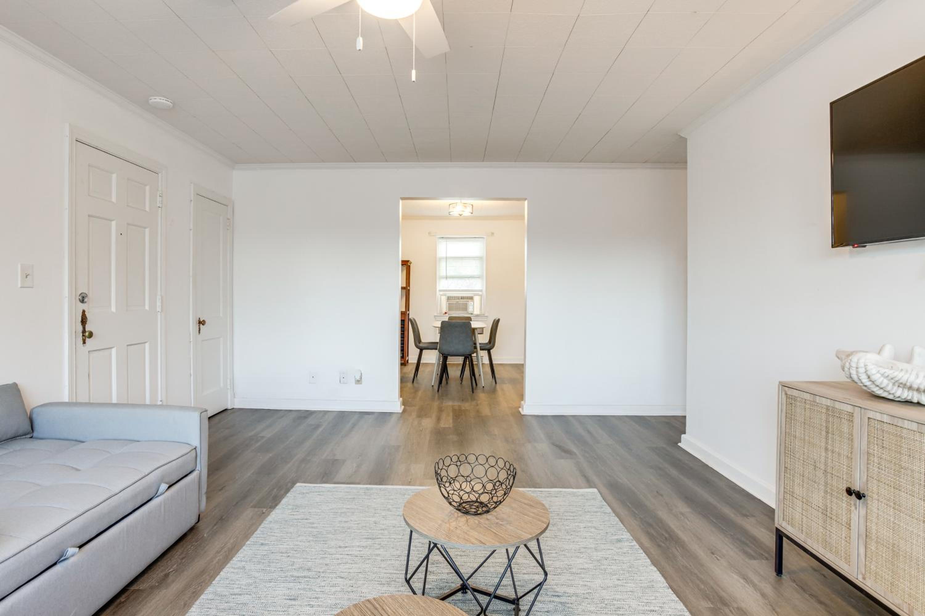 Waterfront Gem Less Than 1 Mi to Dtwn Cambridge!