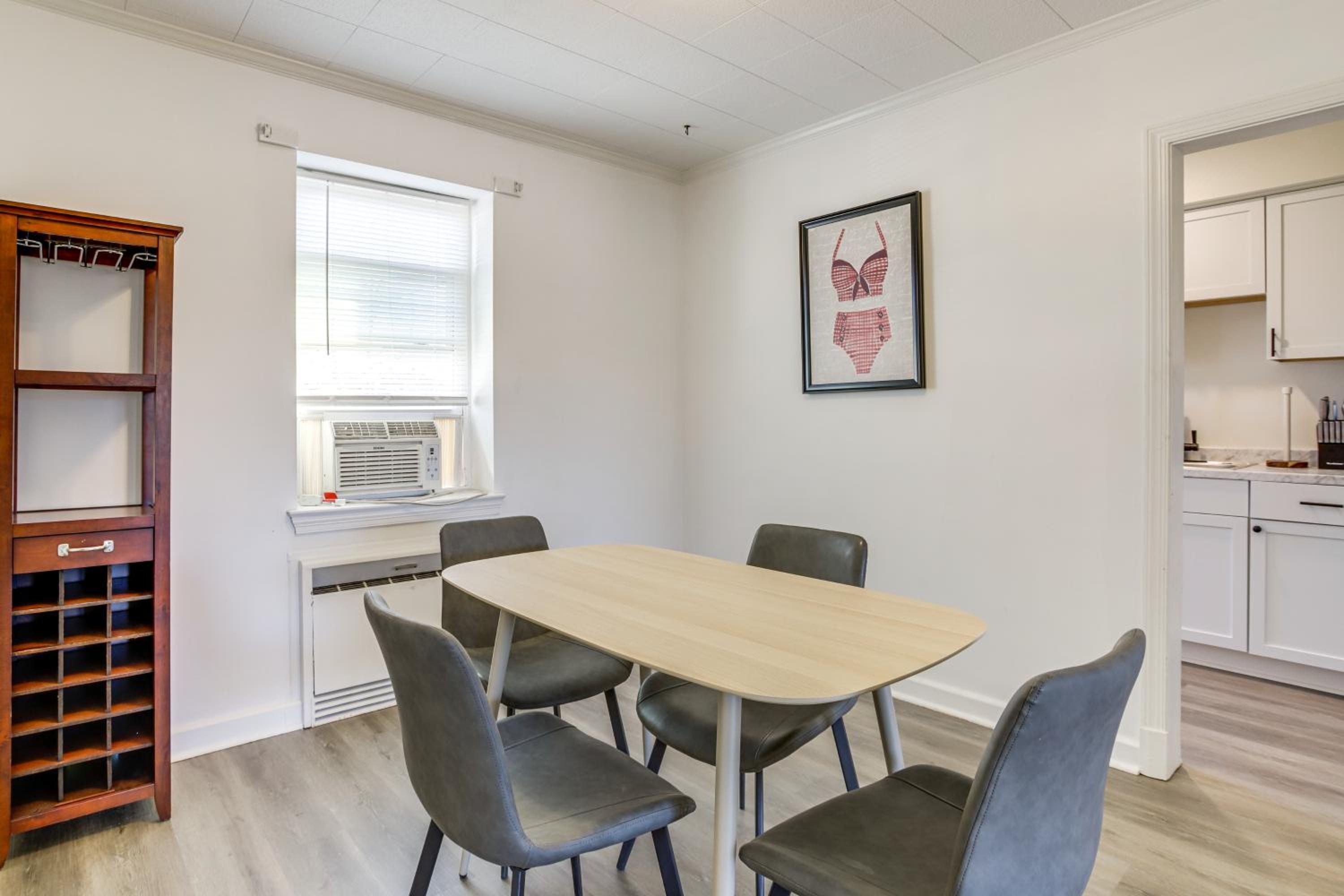 Waterfront Gem Less Than 1 Mi to Dtwn Cambridge!