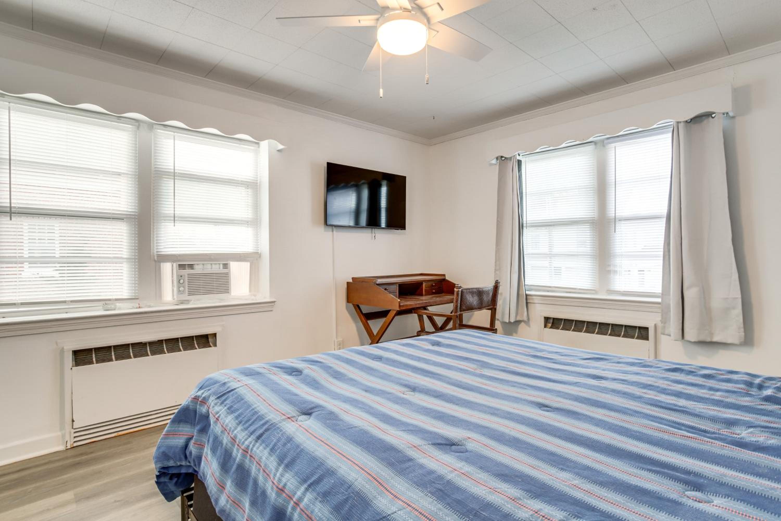 Waterfront Gem Less Than 1 Mi to Dtwn Cambridge!